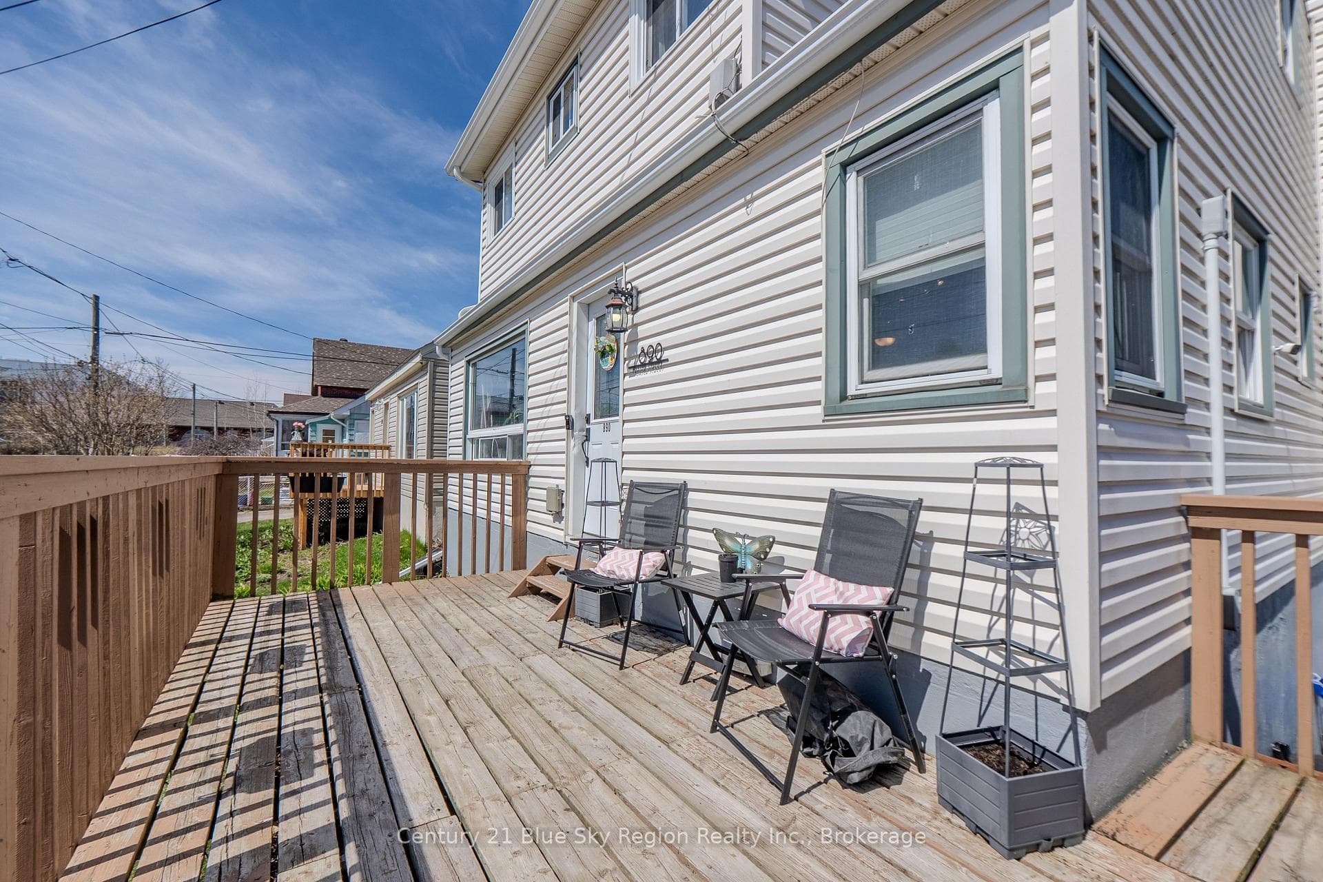 890 Fraser Street photo 6