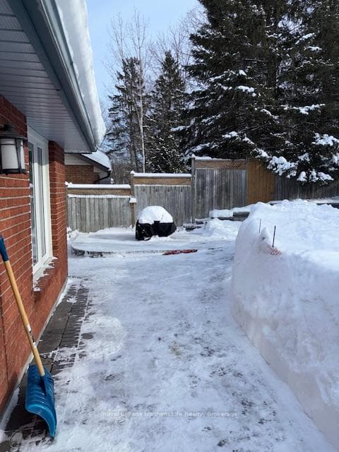 98 Sable Crescent photo 43