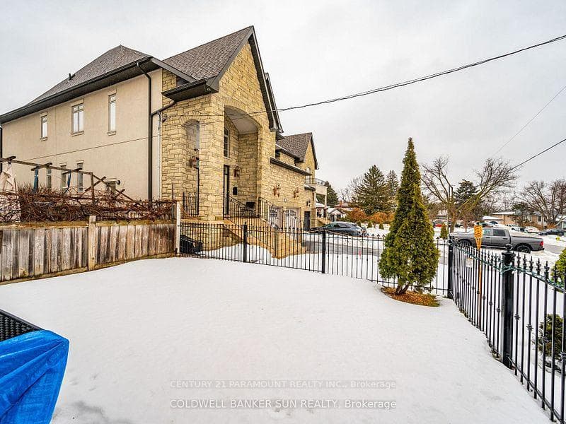 8283 KIPLING Avenue photo 23