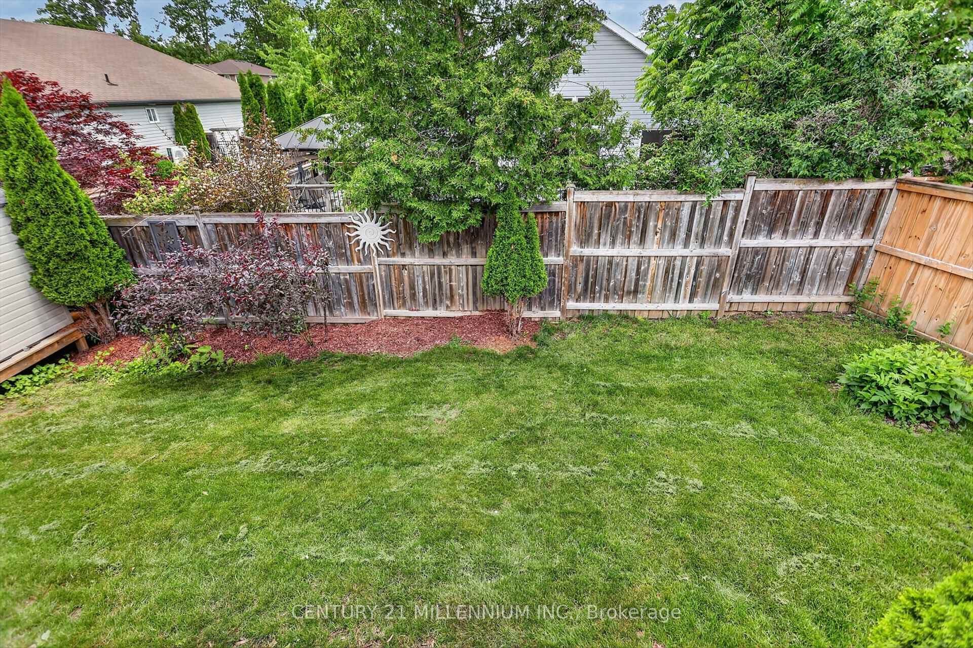 225 Lorne Court photo 47