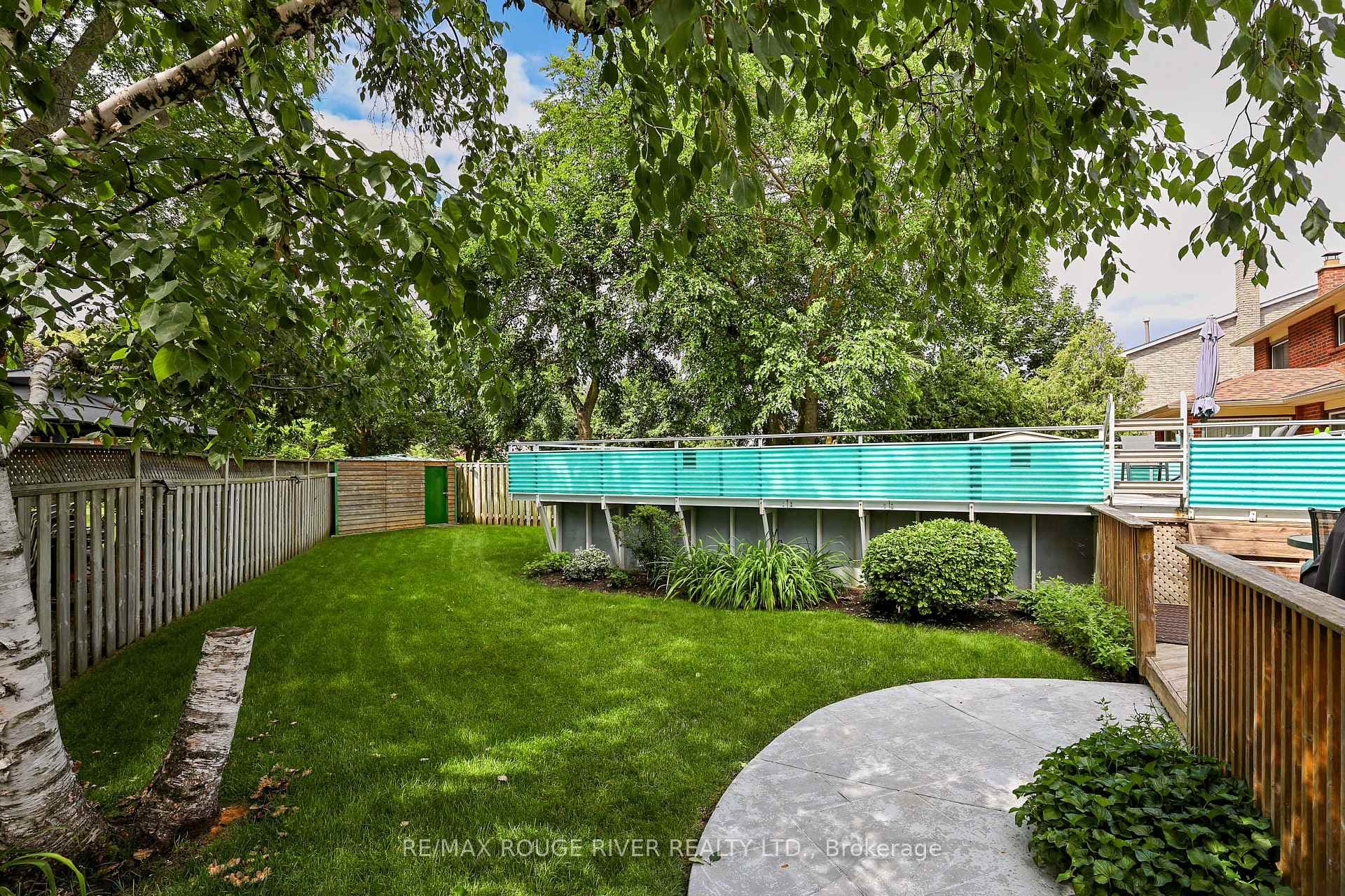 11 Canmore Boulevard photo 45