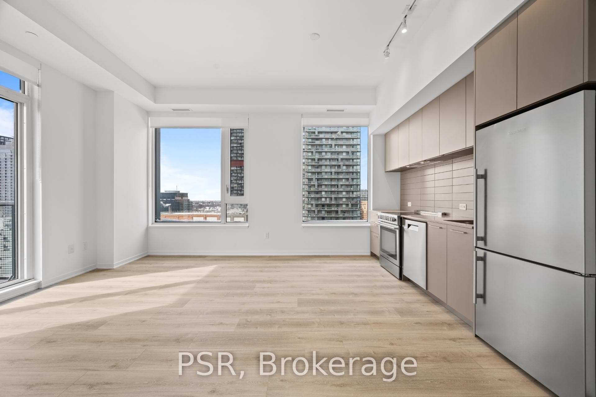 101 Roehampton Avenue Unit 1909 photo 2