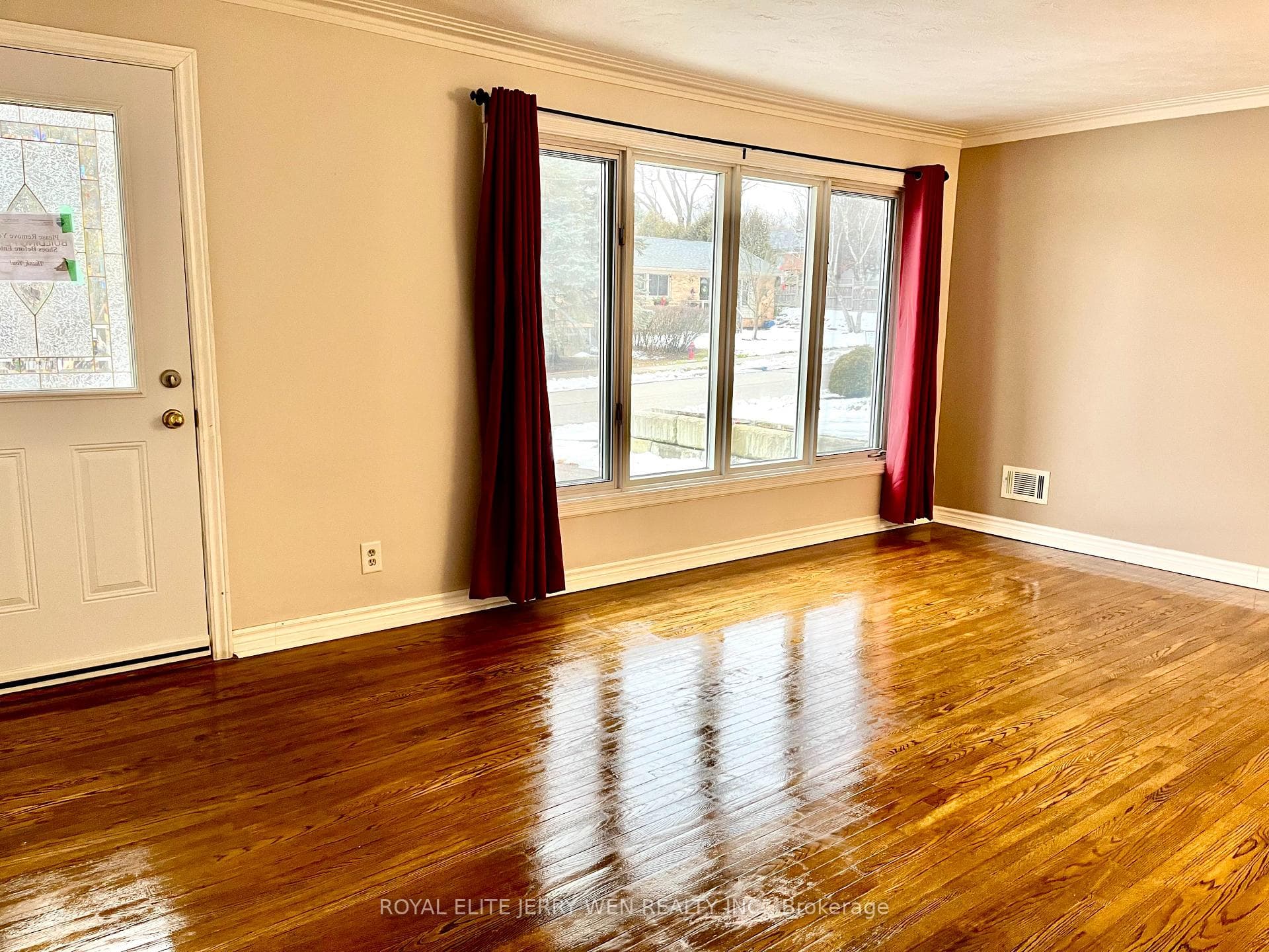 52 Monkswood Crescent Unit upper photo 3