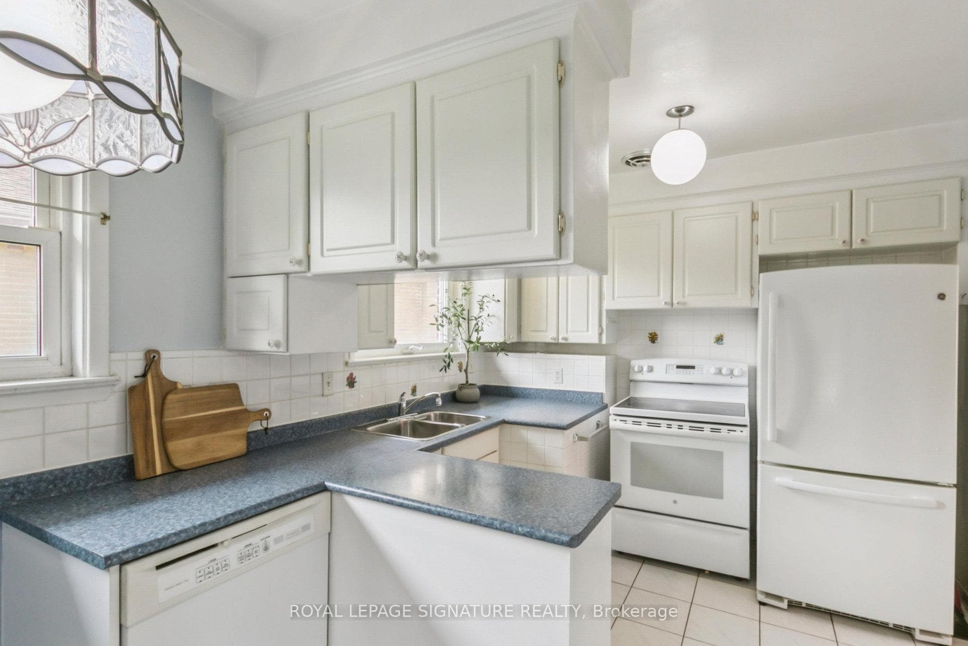 54 Neapolitan Drive photo 18