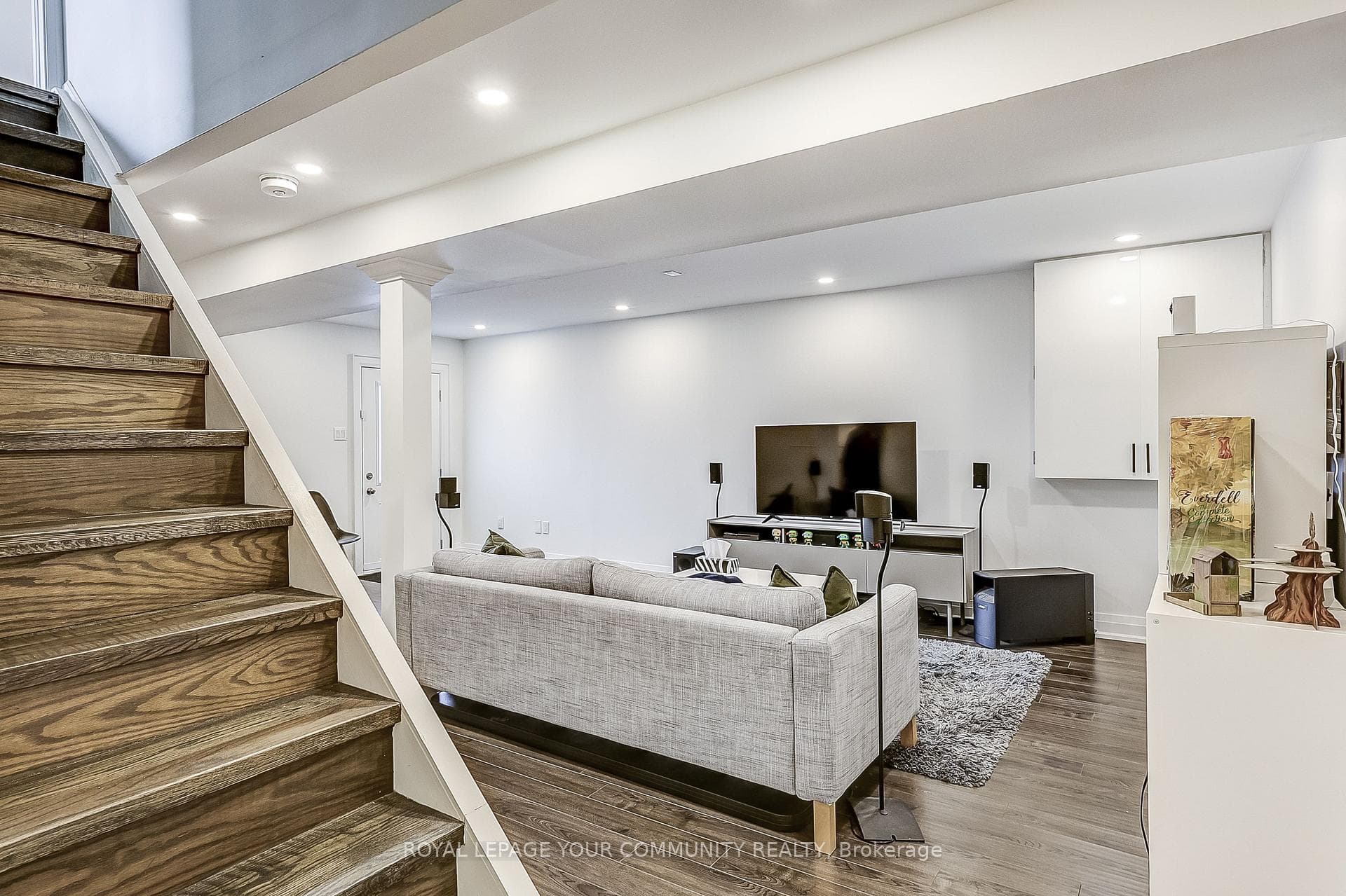 27 Cornwall Drive photo 33