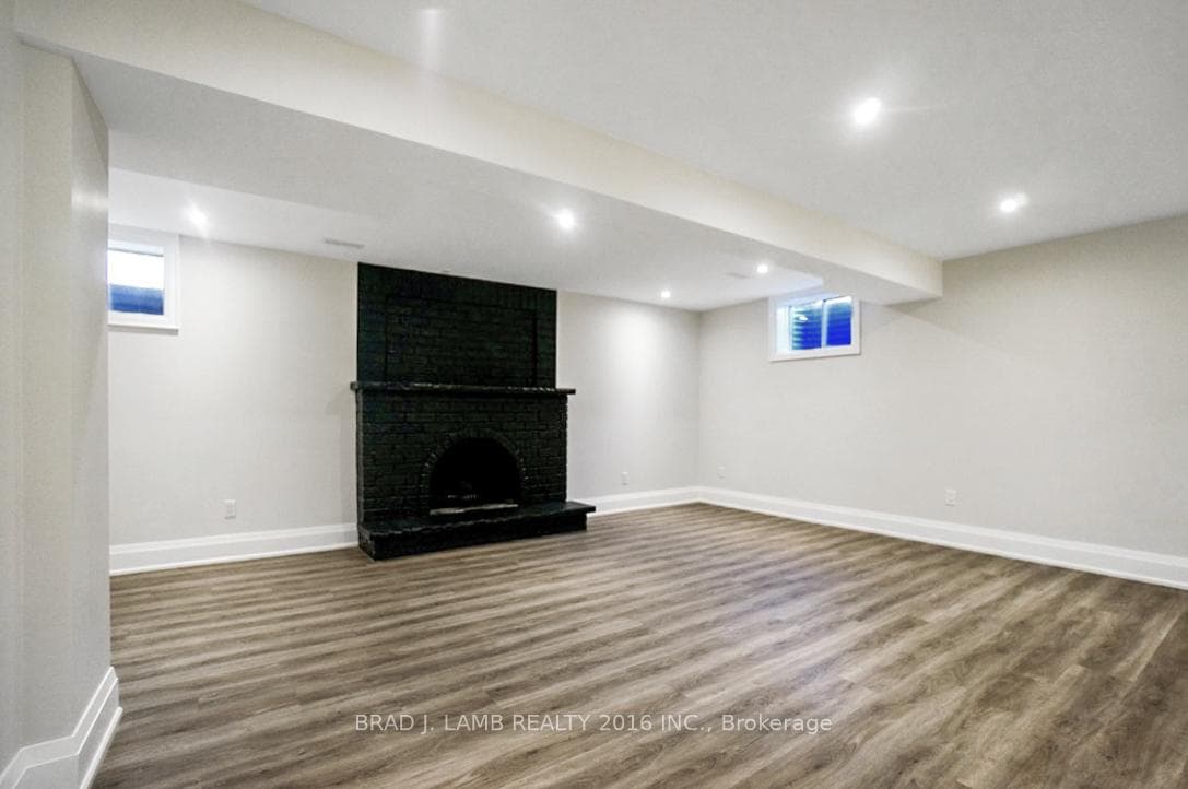 62 Royal Garden Boulevard Unit Basement photo 4