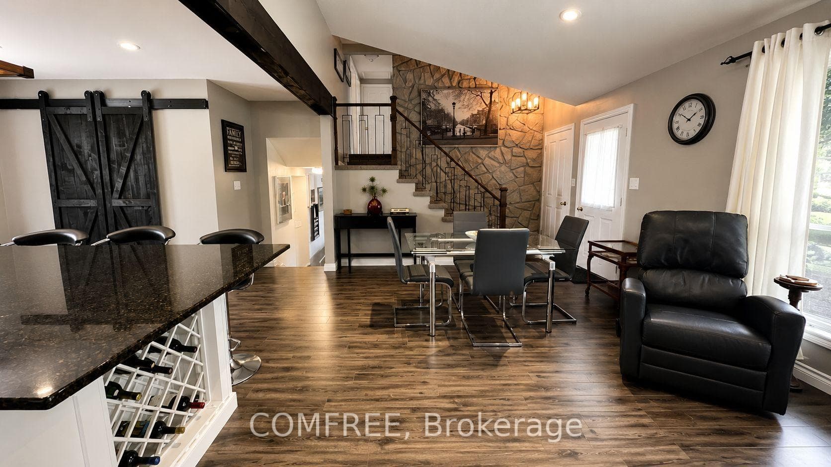 275 Margaret Street photo 5