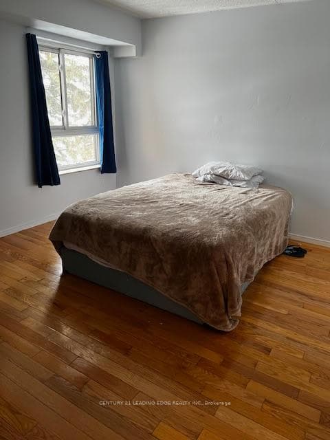 1047 Mississauga Street Unit 301 photo 9