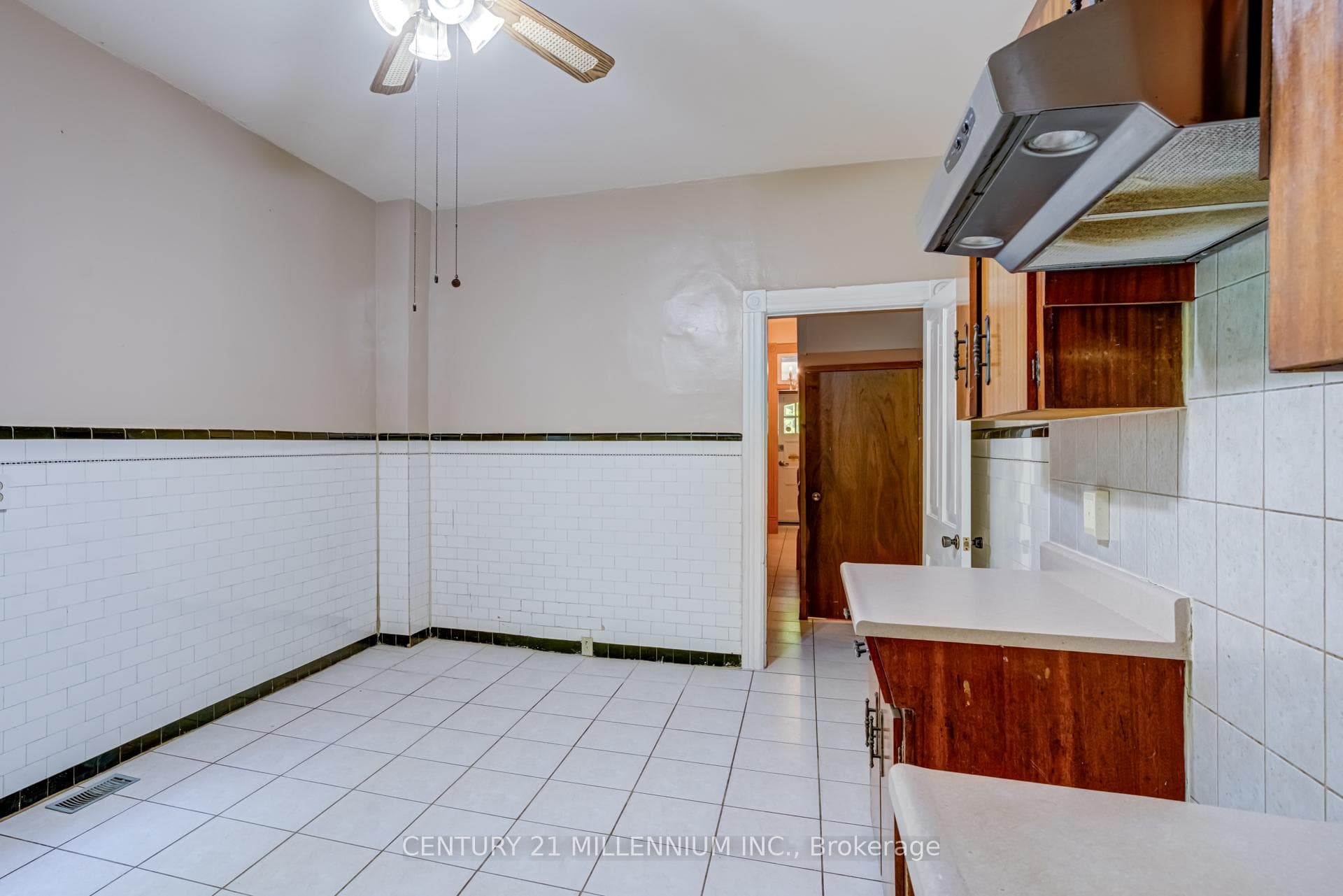 144 Robert Street photo 22