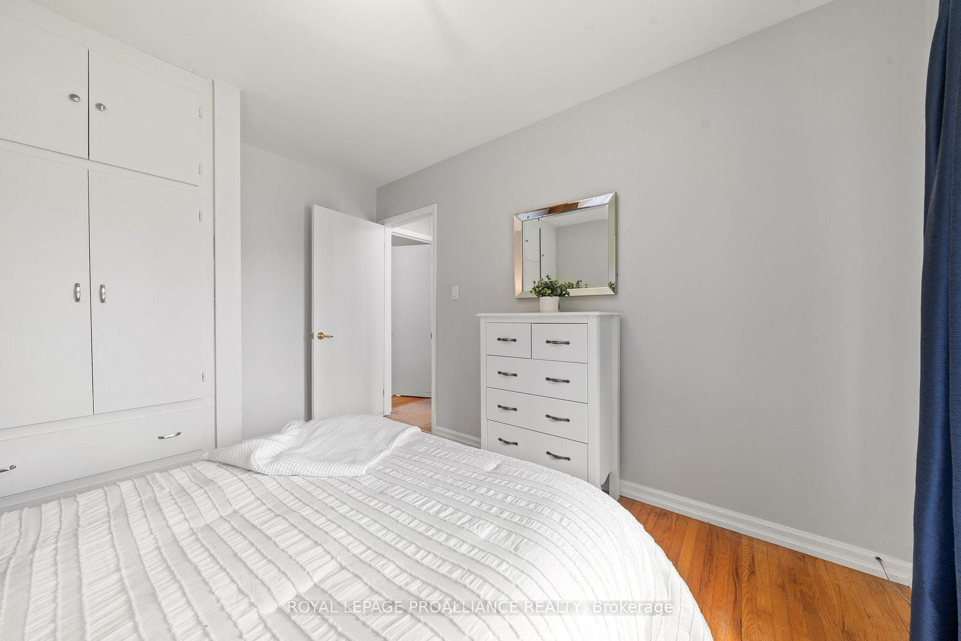 8 Westmount Drive photo 19