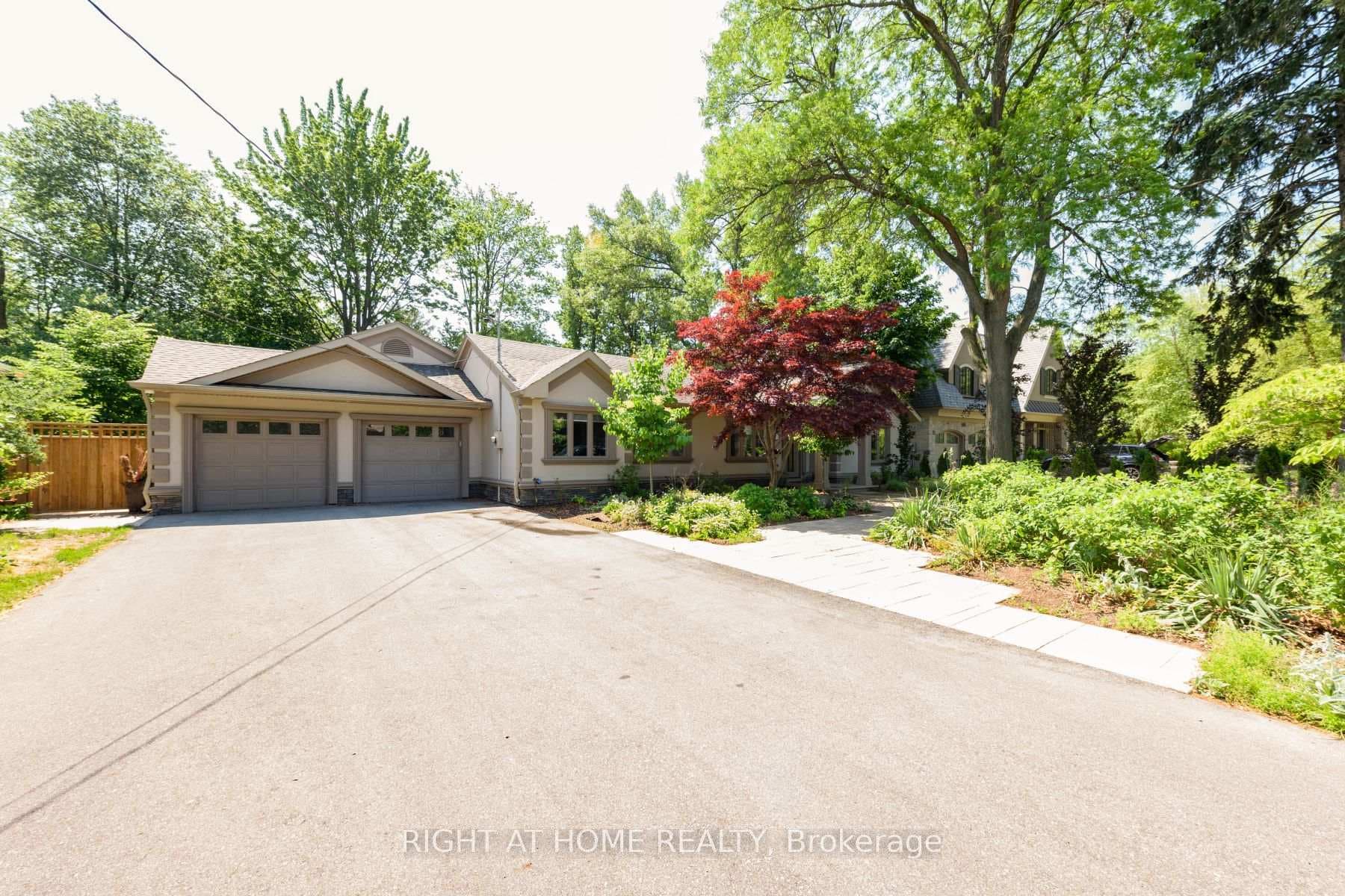 176 Maplewood Road photo 2