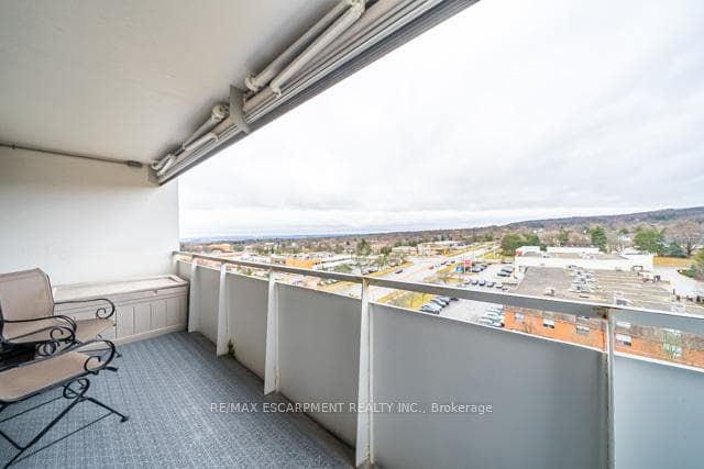 20 FT BALCONY