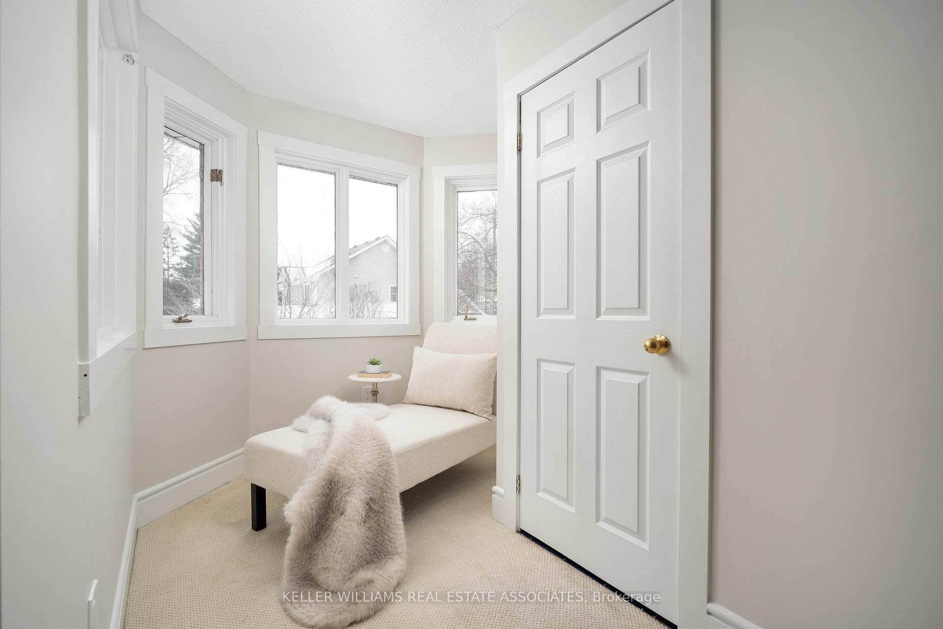 164 Allan Street photo 30