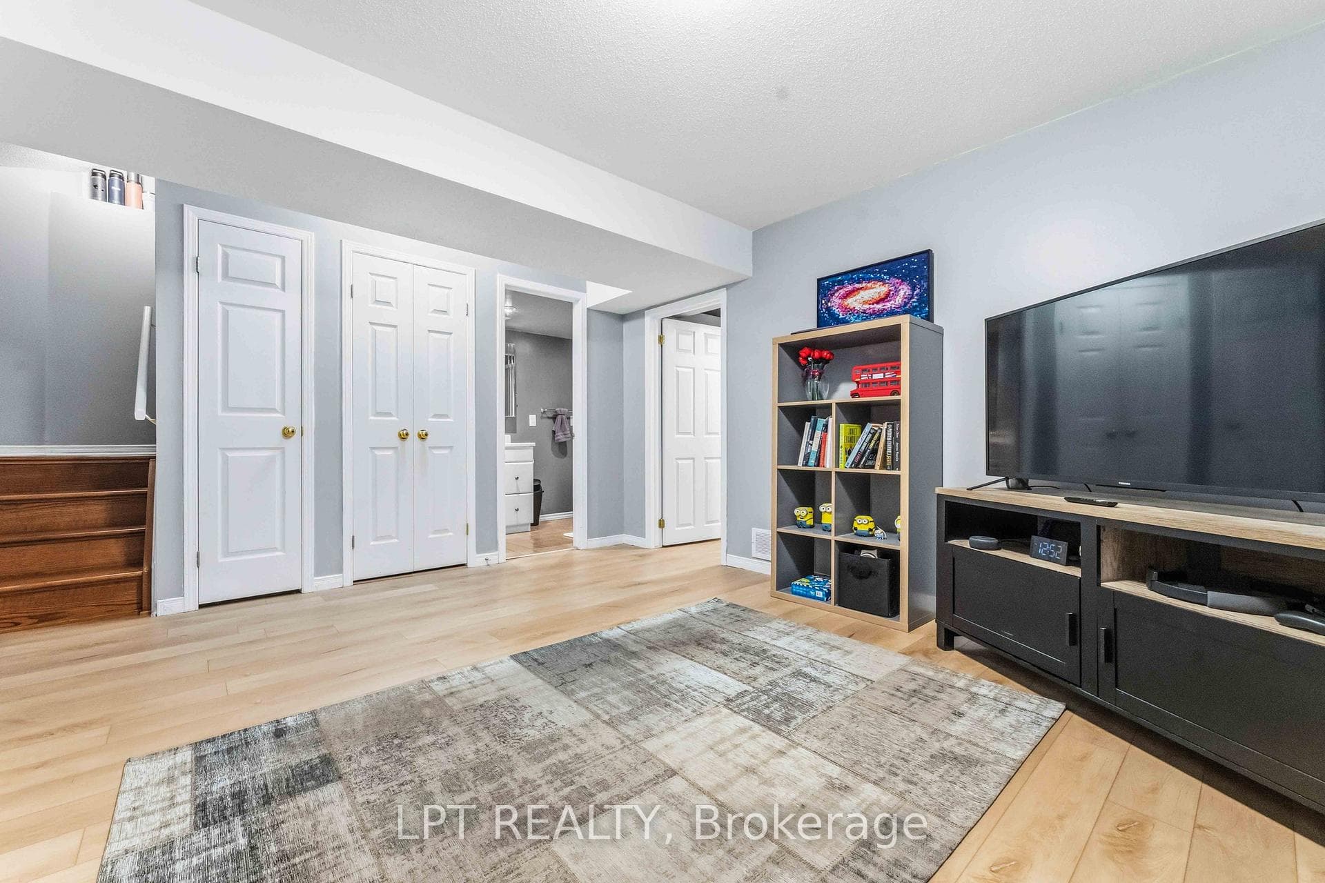 1549 Senateurs Way photo 23