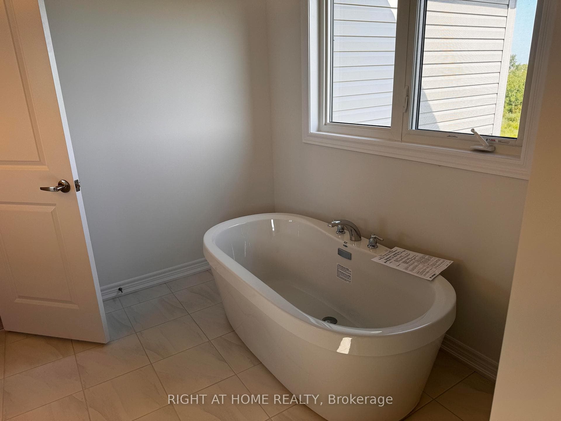 154 Thicketwood Avenue photo 30