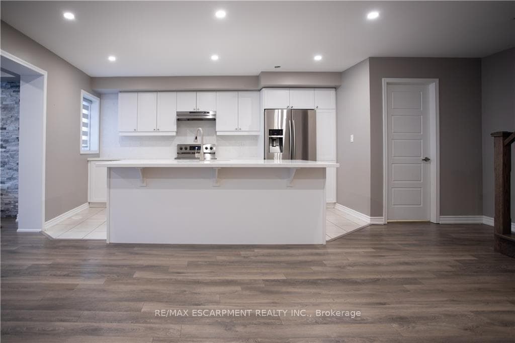 560 Allport Gate photo 7