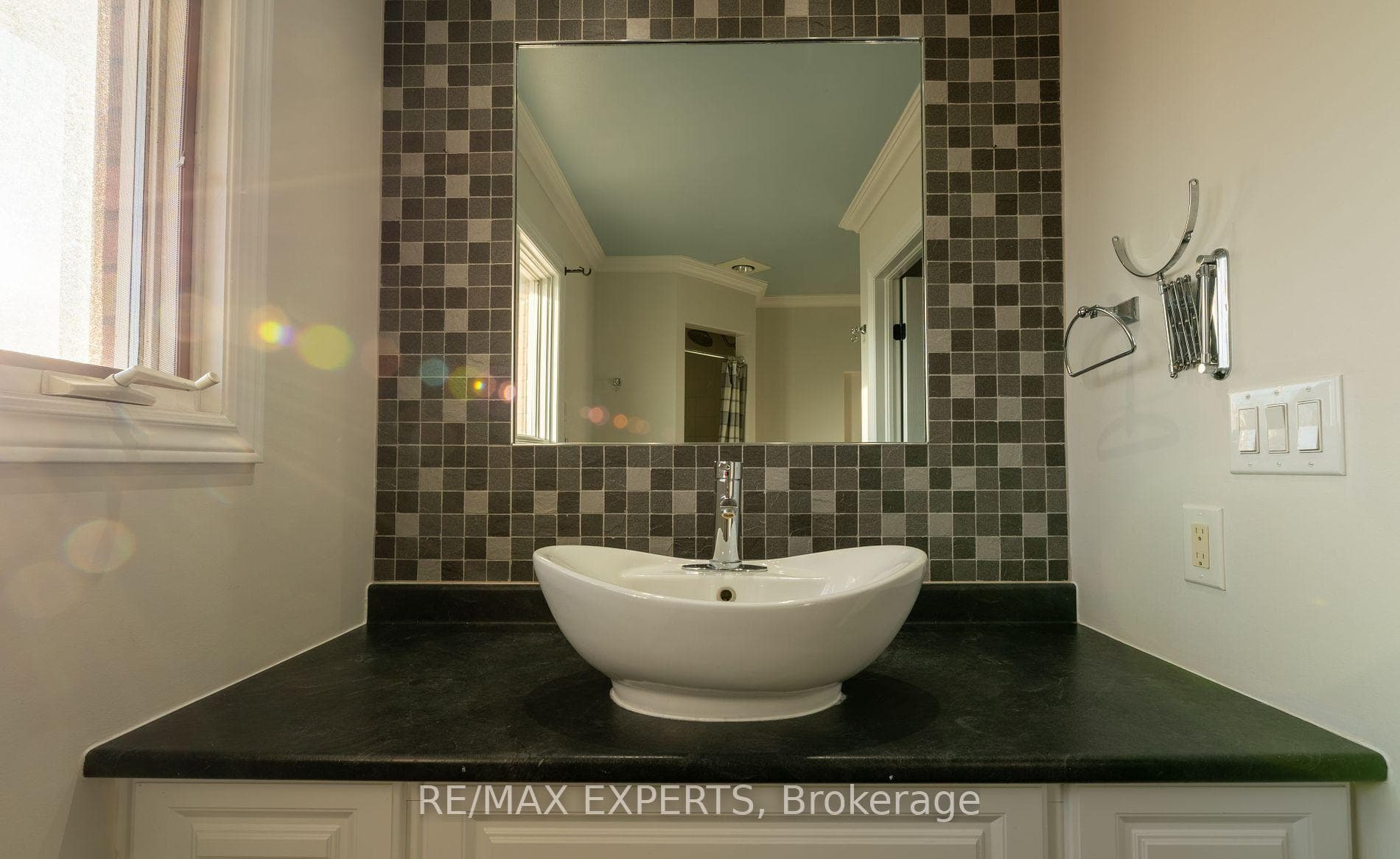 9 Templeton Crescent photo 14