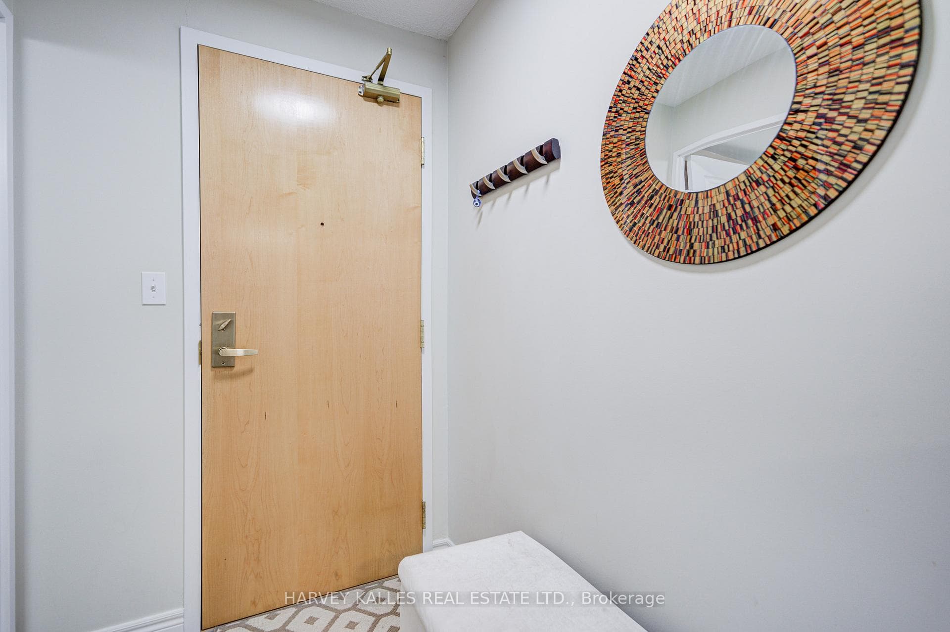 43 Eglinton Avenue Unit 902 photo 11