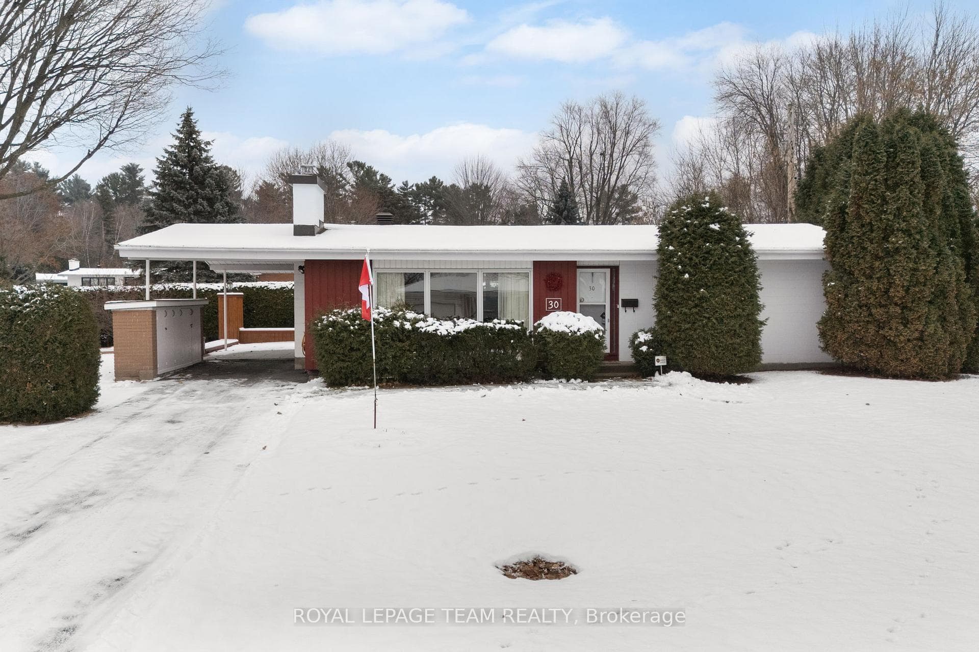 30 Ellery Crescent photo 1