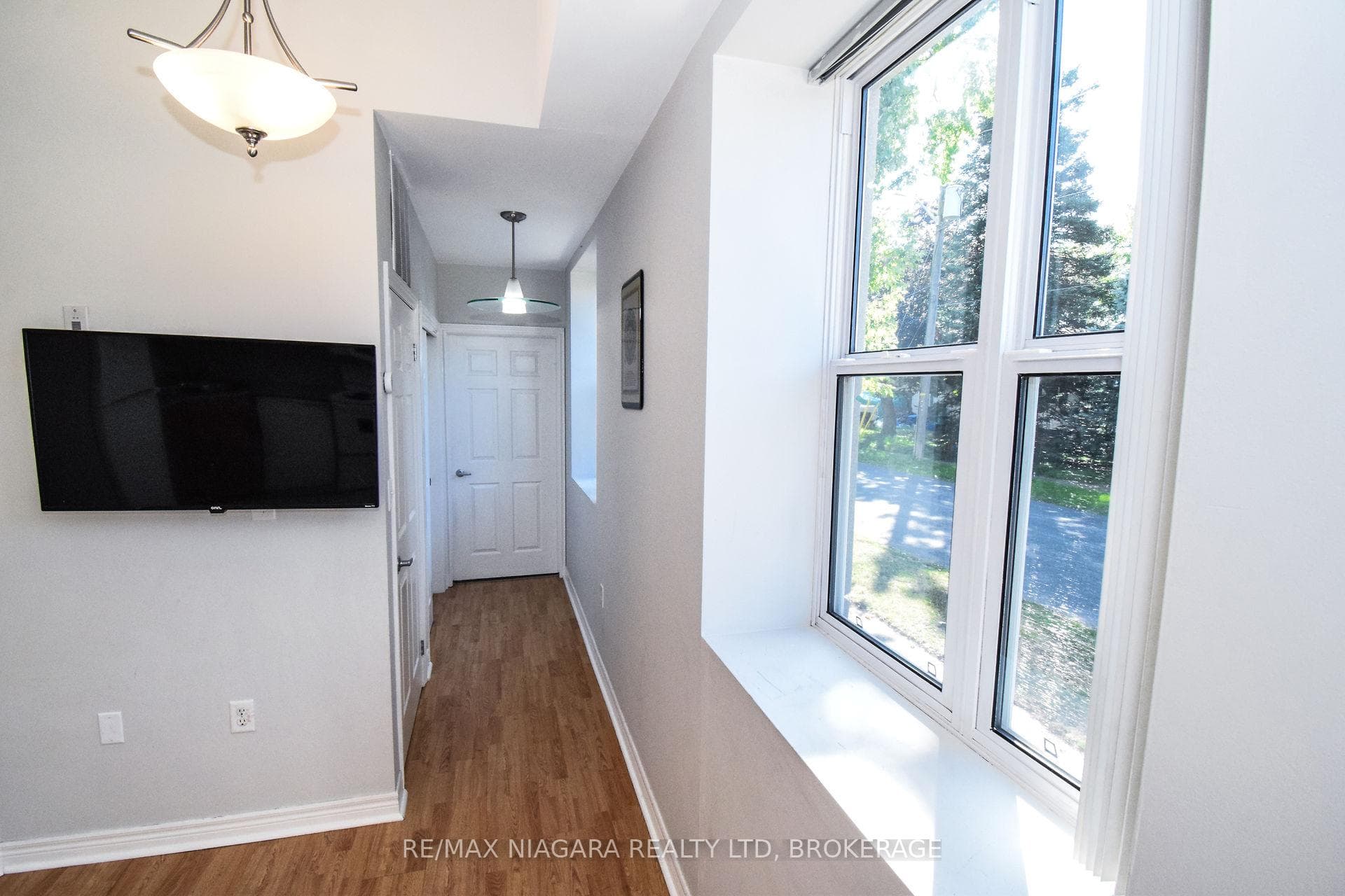 6365 DRUMMOND Road Unit 114 photo 19