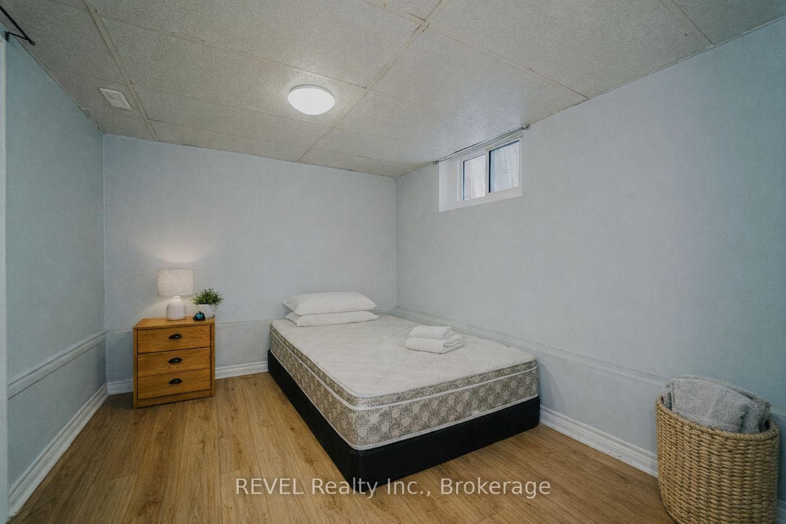 4586 Fifth Avenue photo 28
