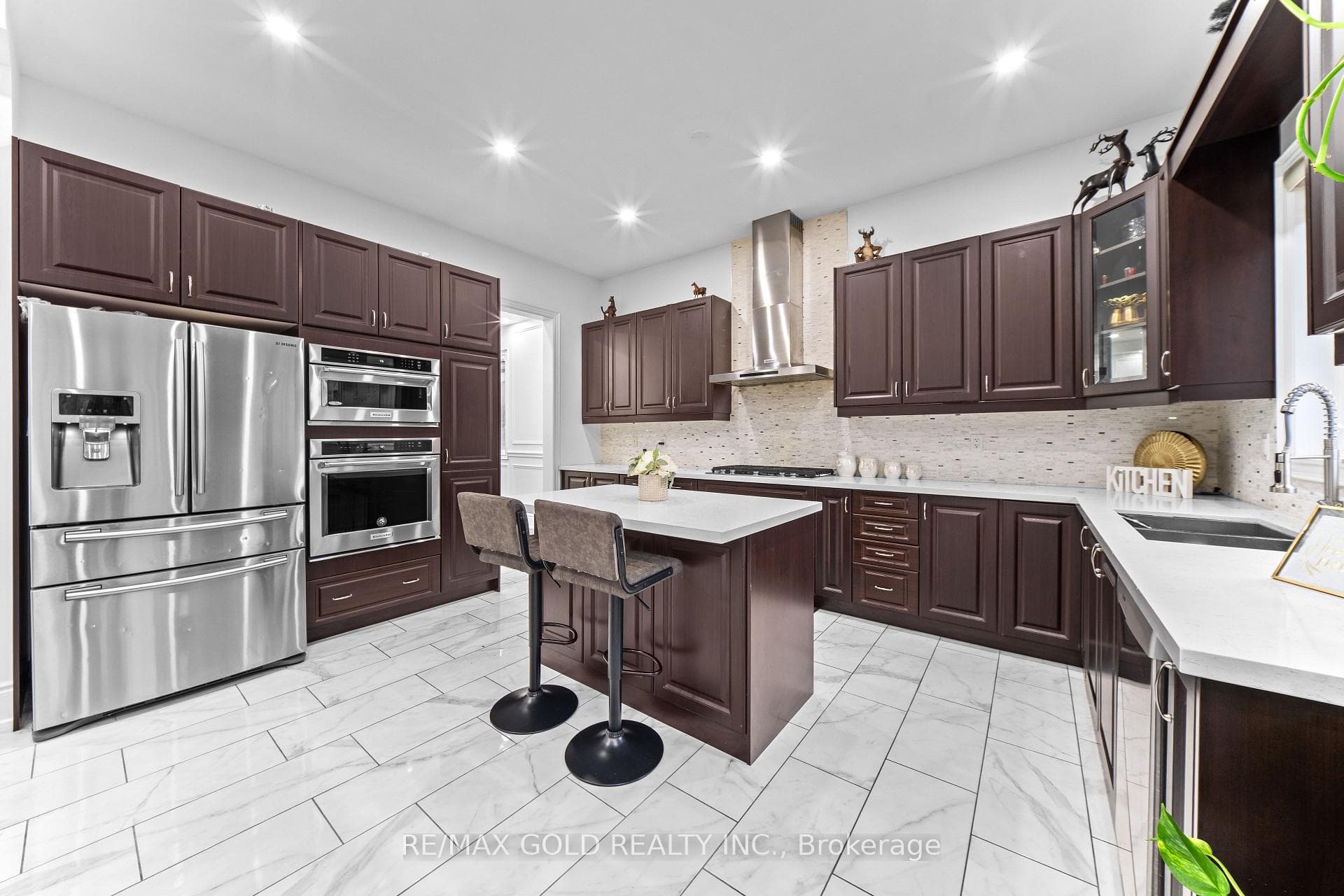 73 Squire Ellis Drive photo 8