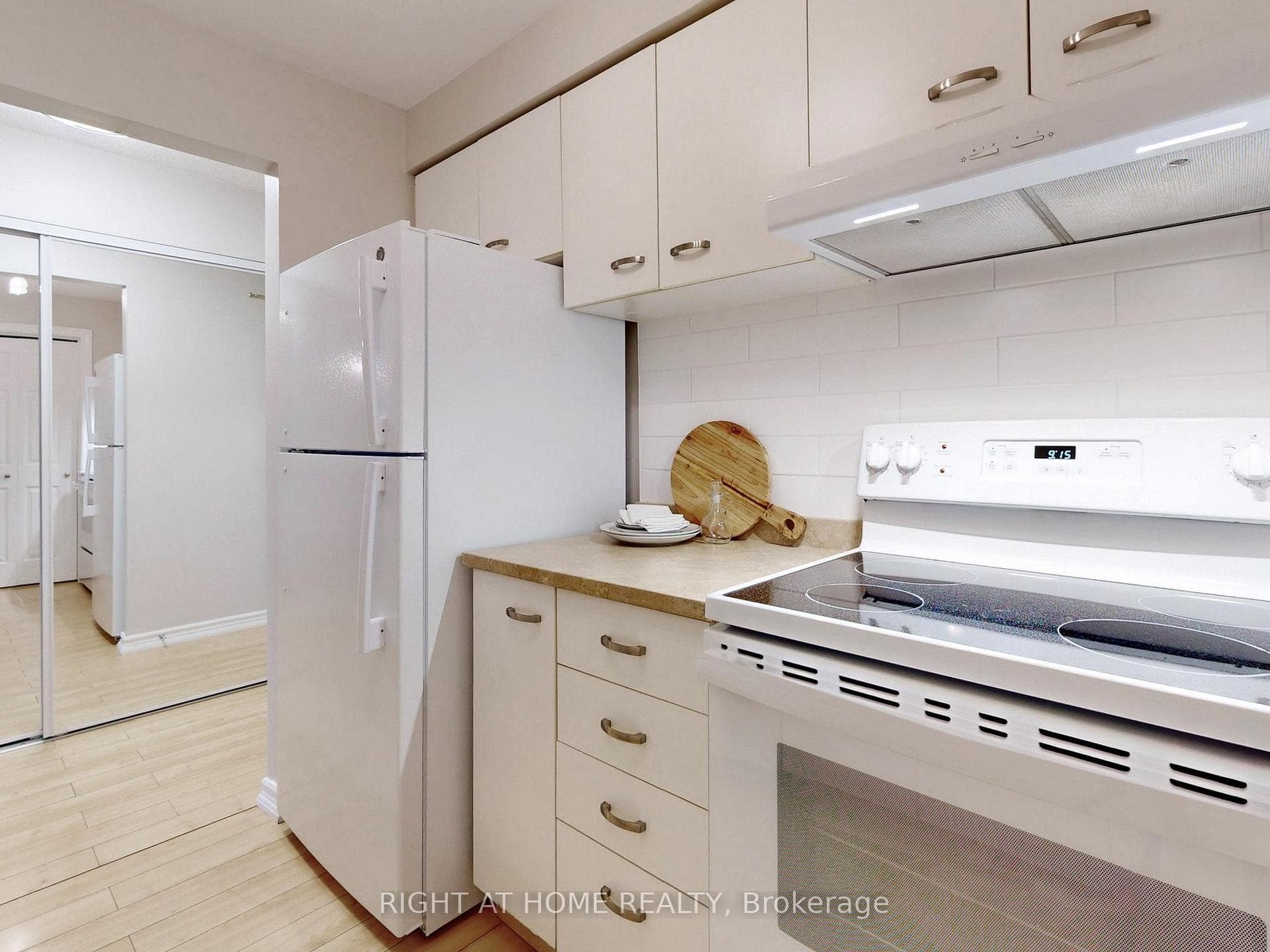 189 Lake Drive Unit 313 photo 17