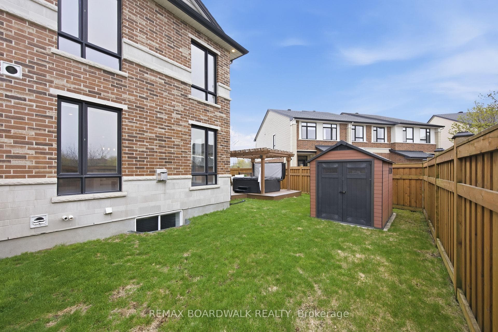 375 Cooks Mill Crescent photo 41