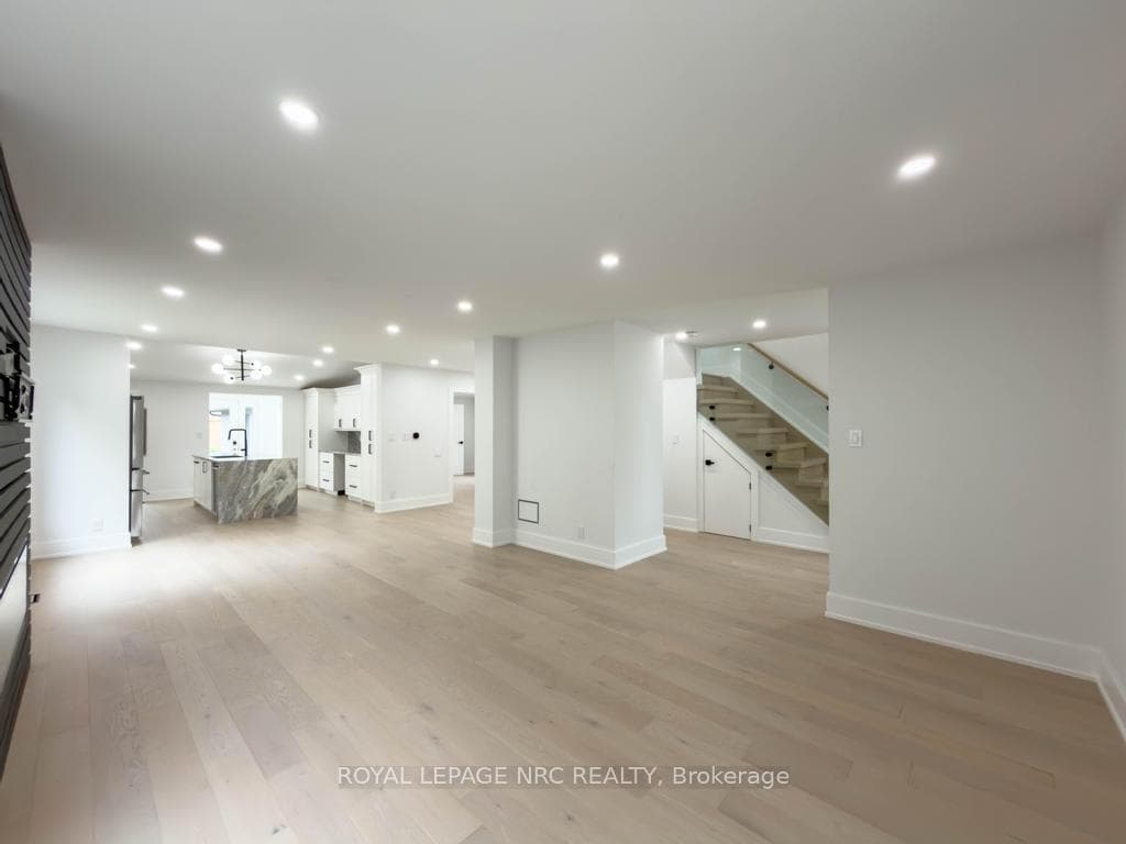 4392 Ontario Street photo 13