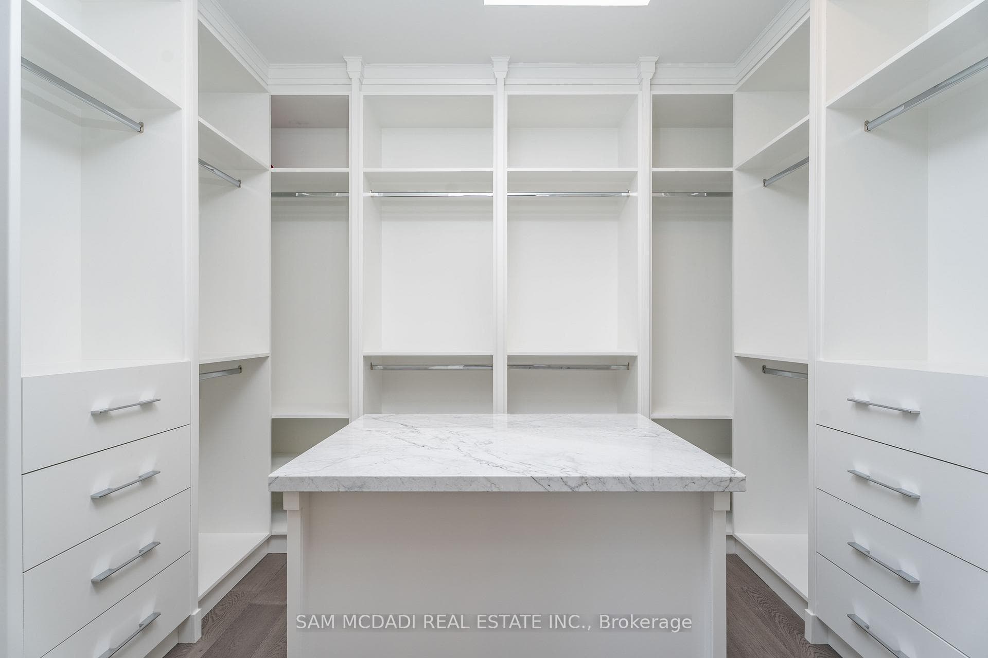 470 Warren Road photo 17