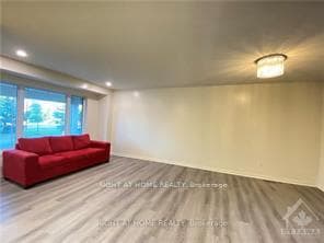 218 HIGHPOINTE Crescent photo 5
