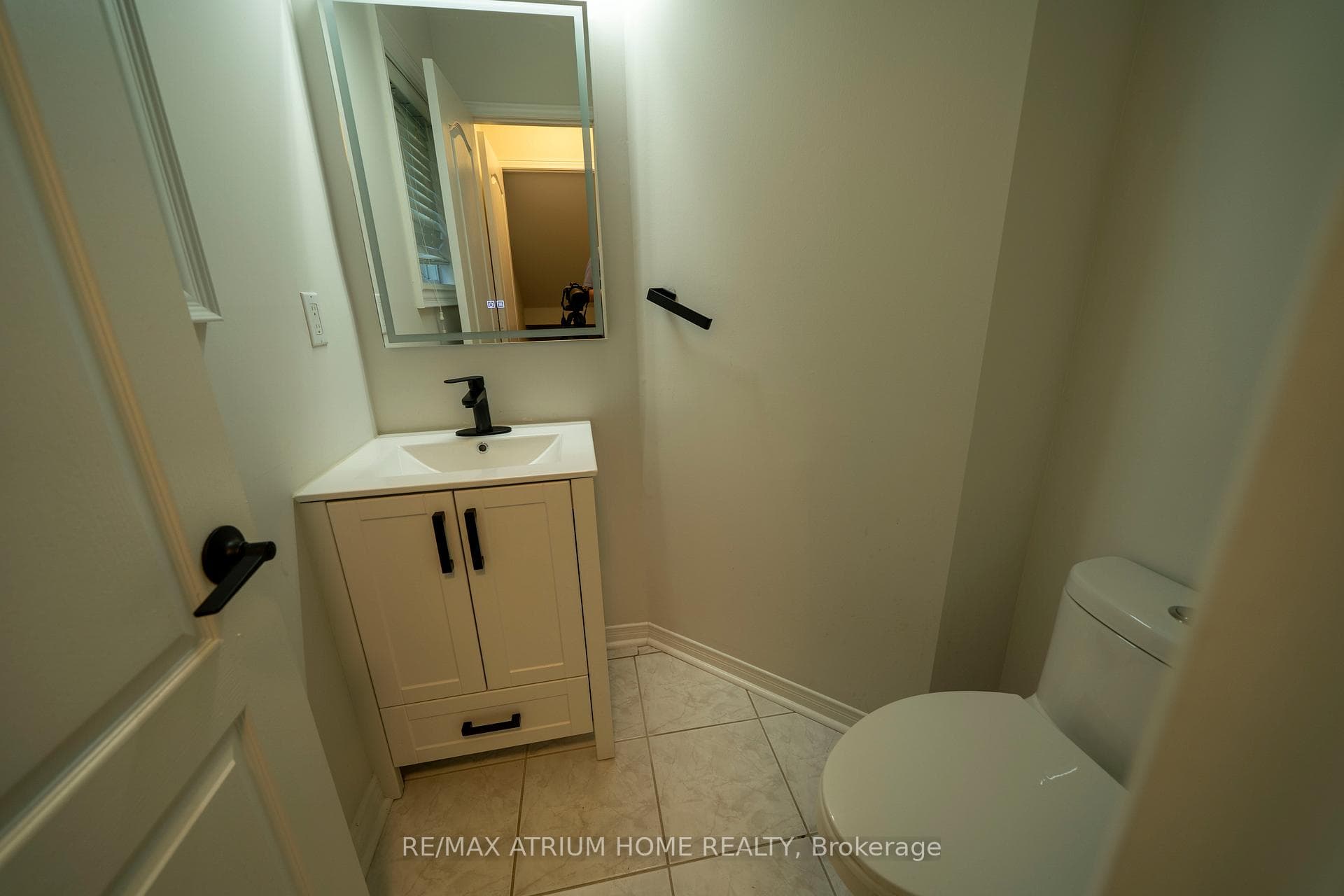 179 Elena Crescent photo 12