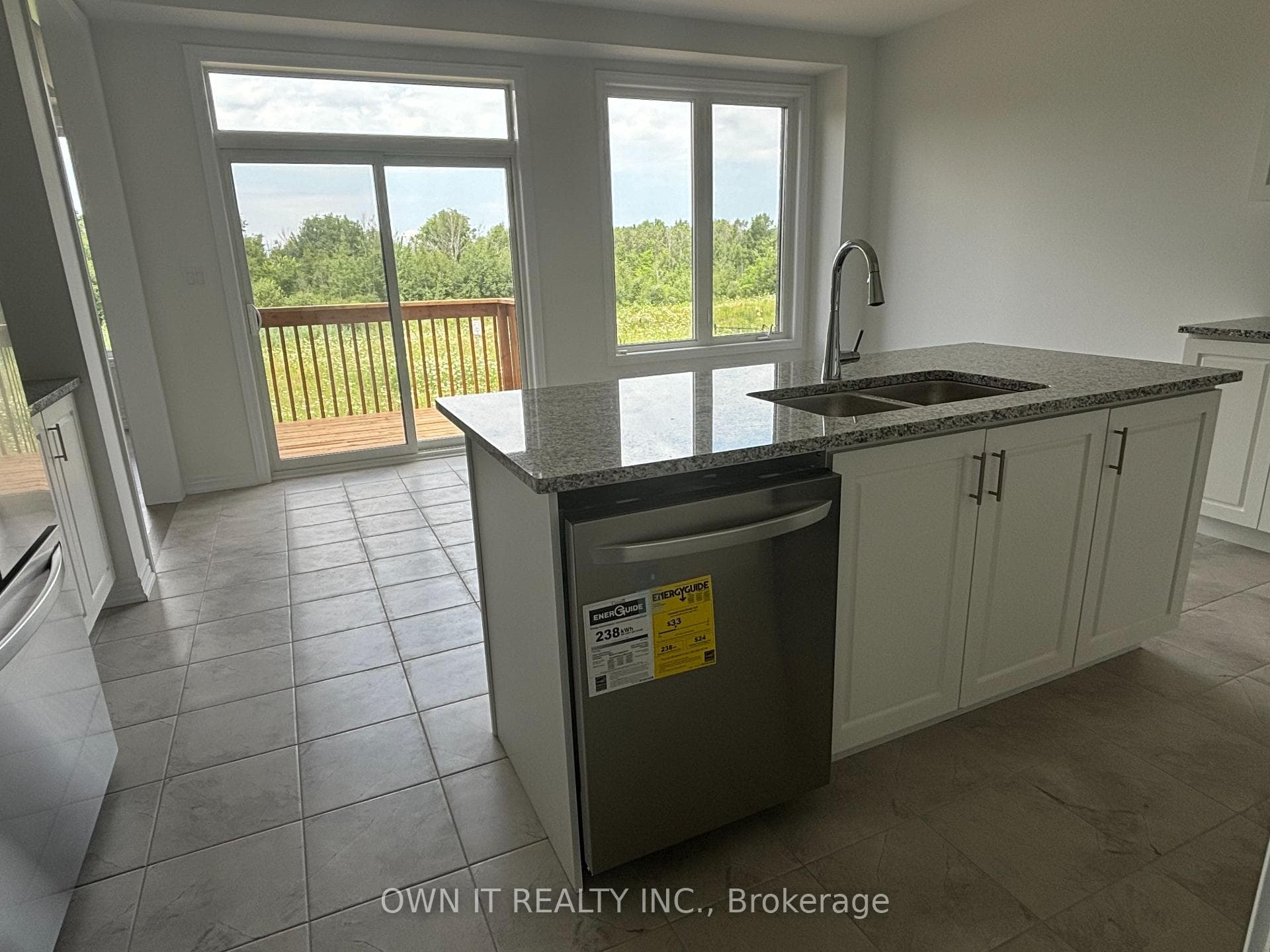 142 Thicketwood Avenue photo 11