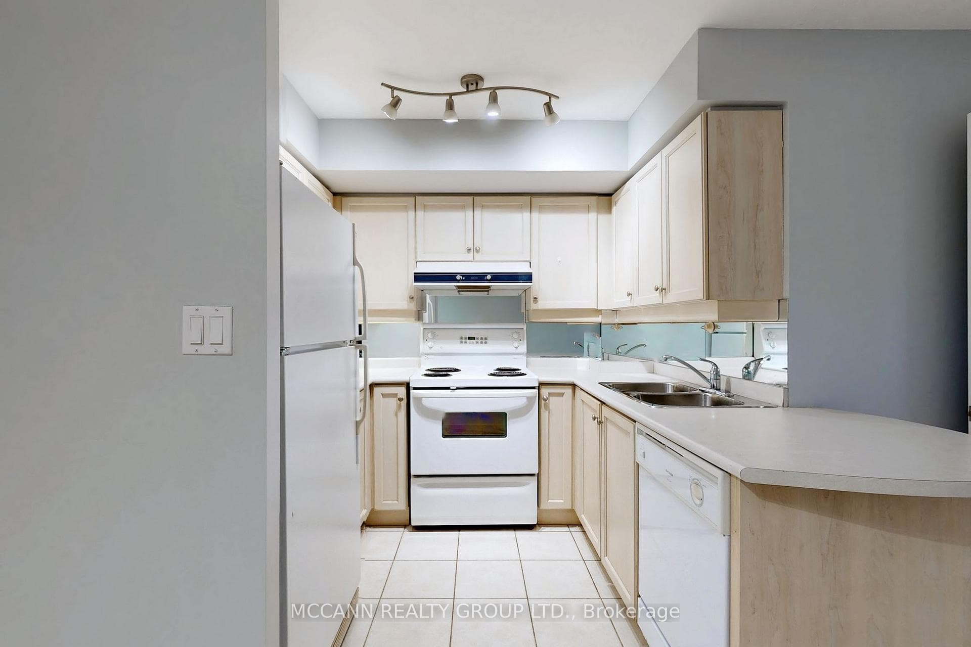 2 Rean Drive Unit 613 photo 17