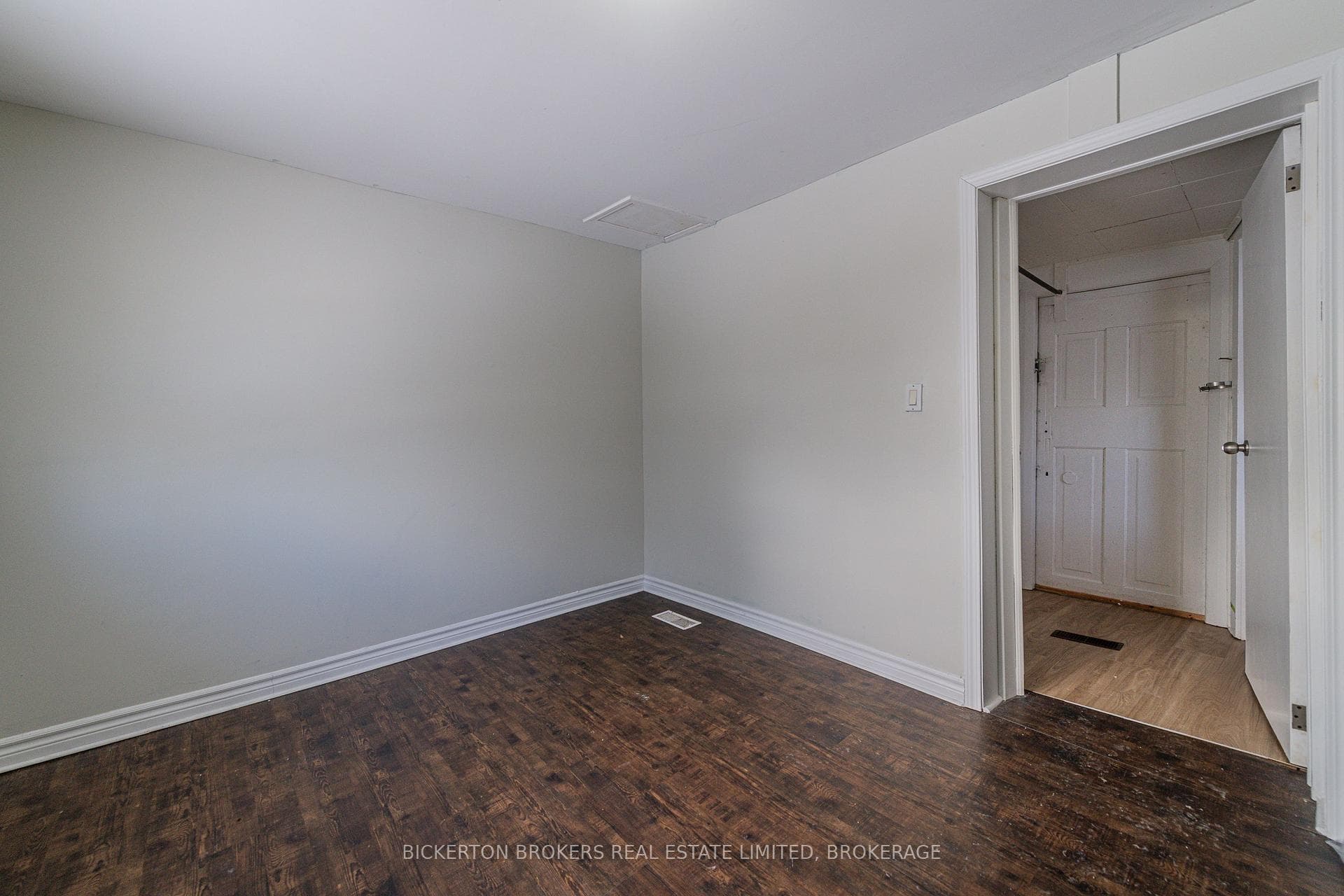 1064 Prince Street photo 20
