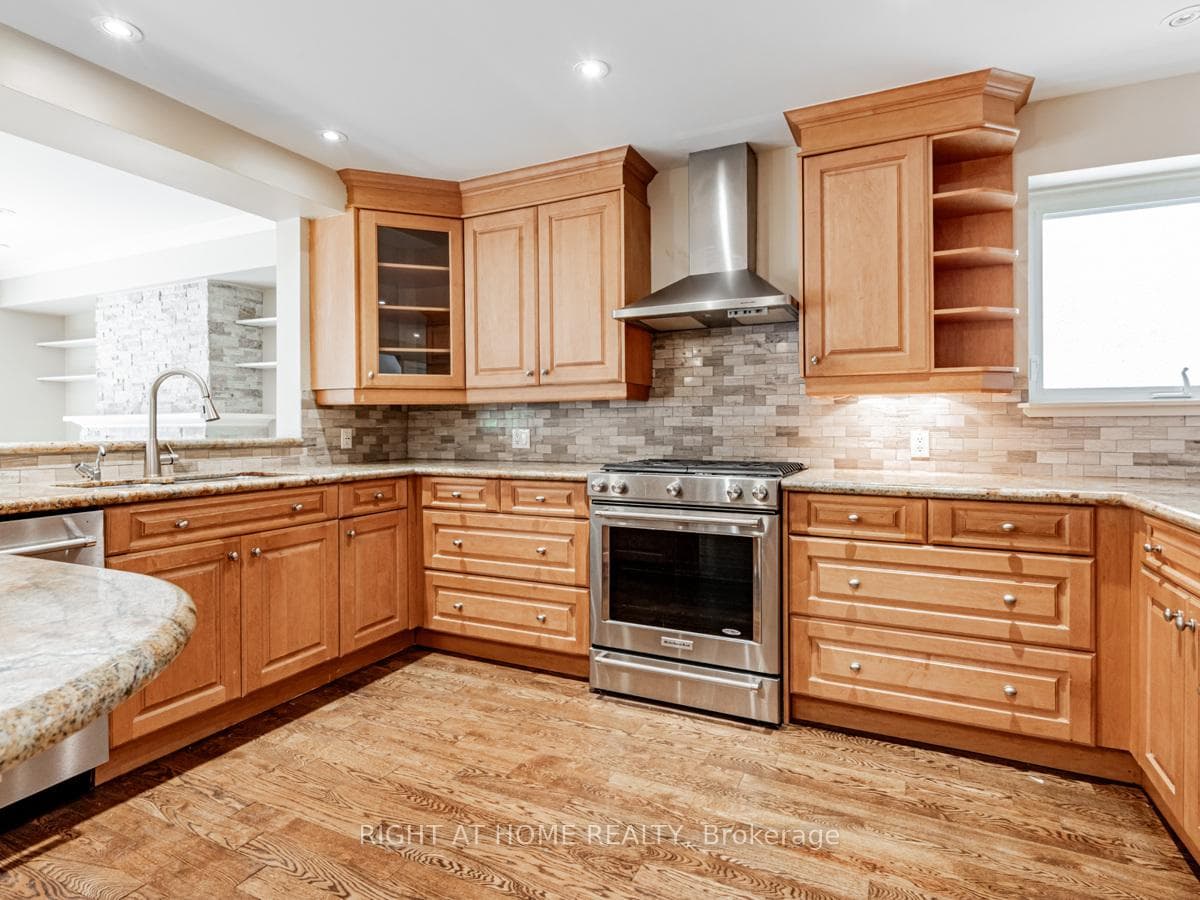 219 Briar Hill Avenue photo 10