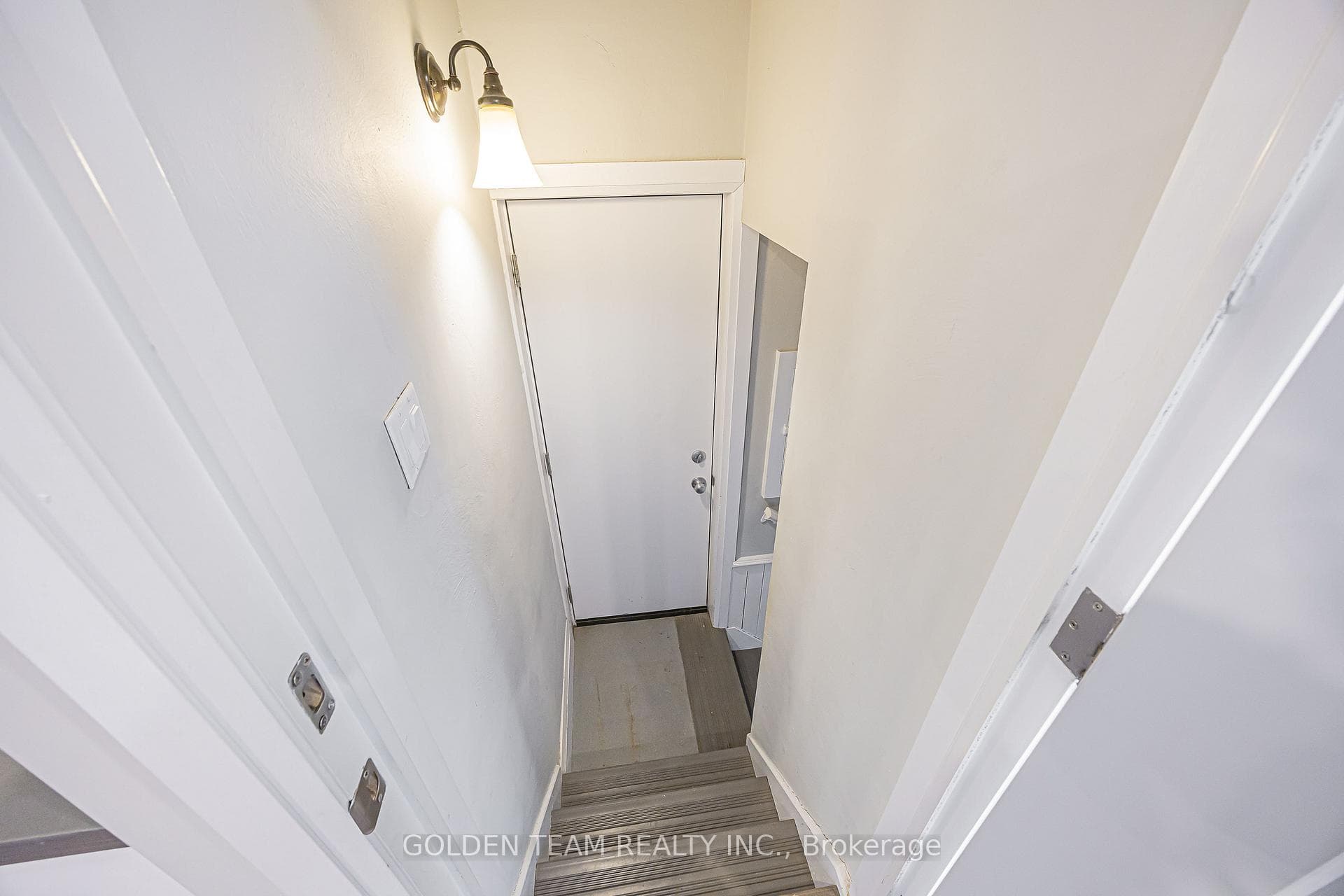 64 Bowie Avenue photo 35