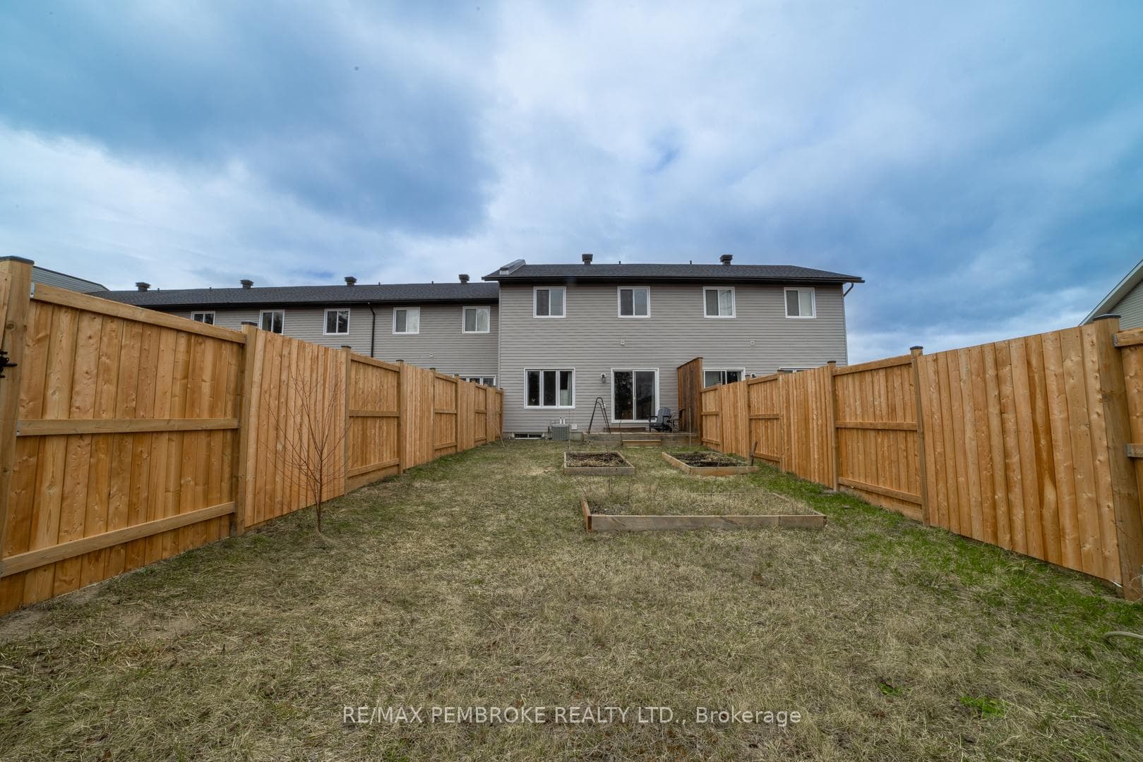 47 Winston Avenue photo 36