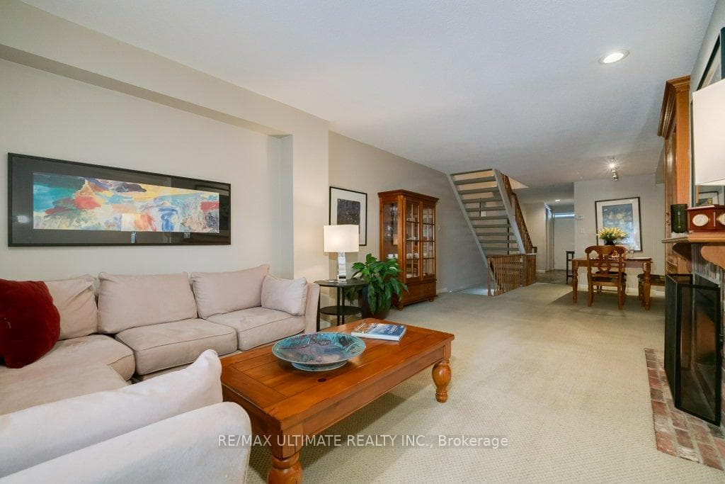 78 Upper Canada Drive Unit 3 photo 8