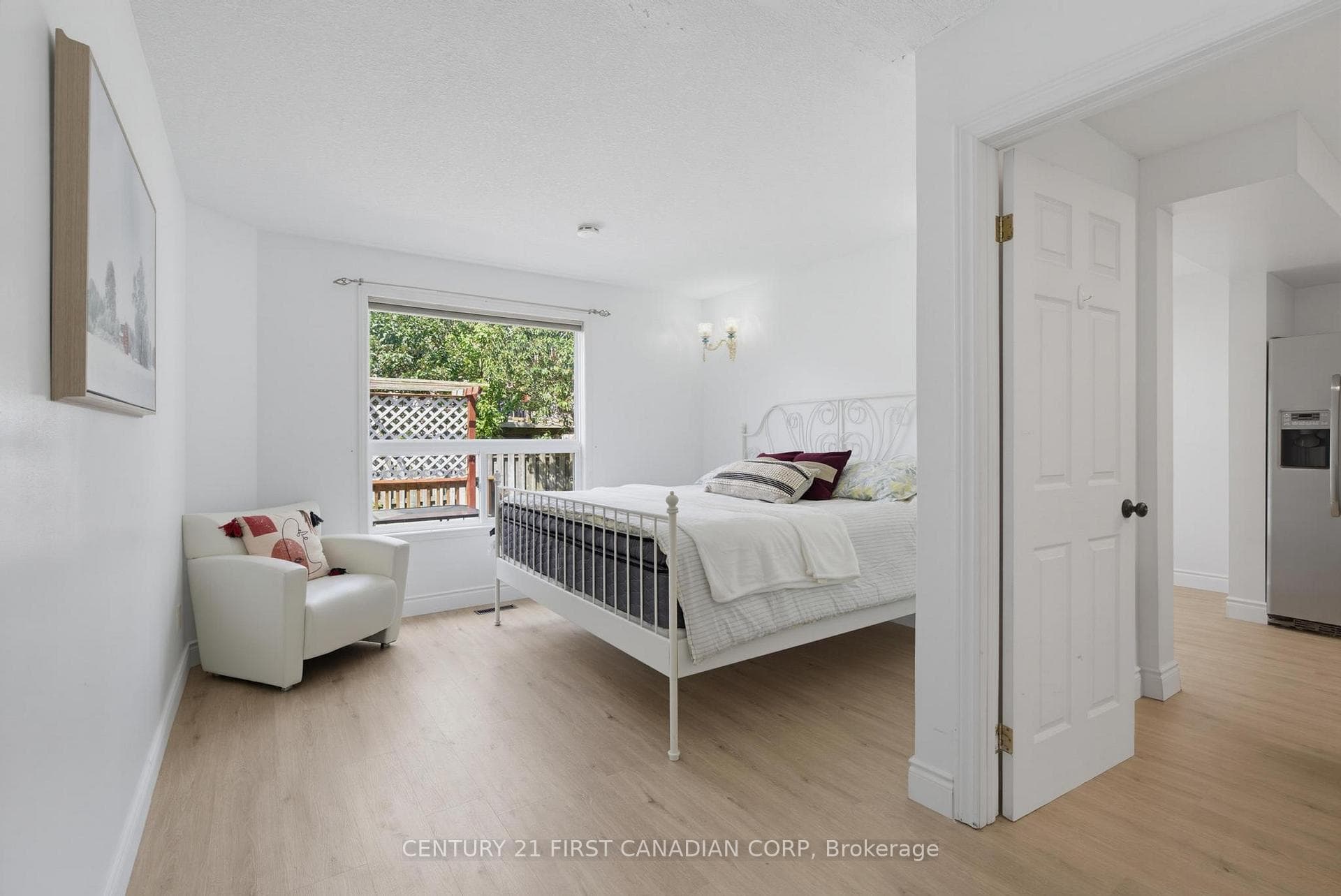 761 BLACKSMITH Street photo 14