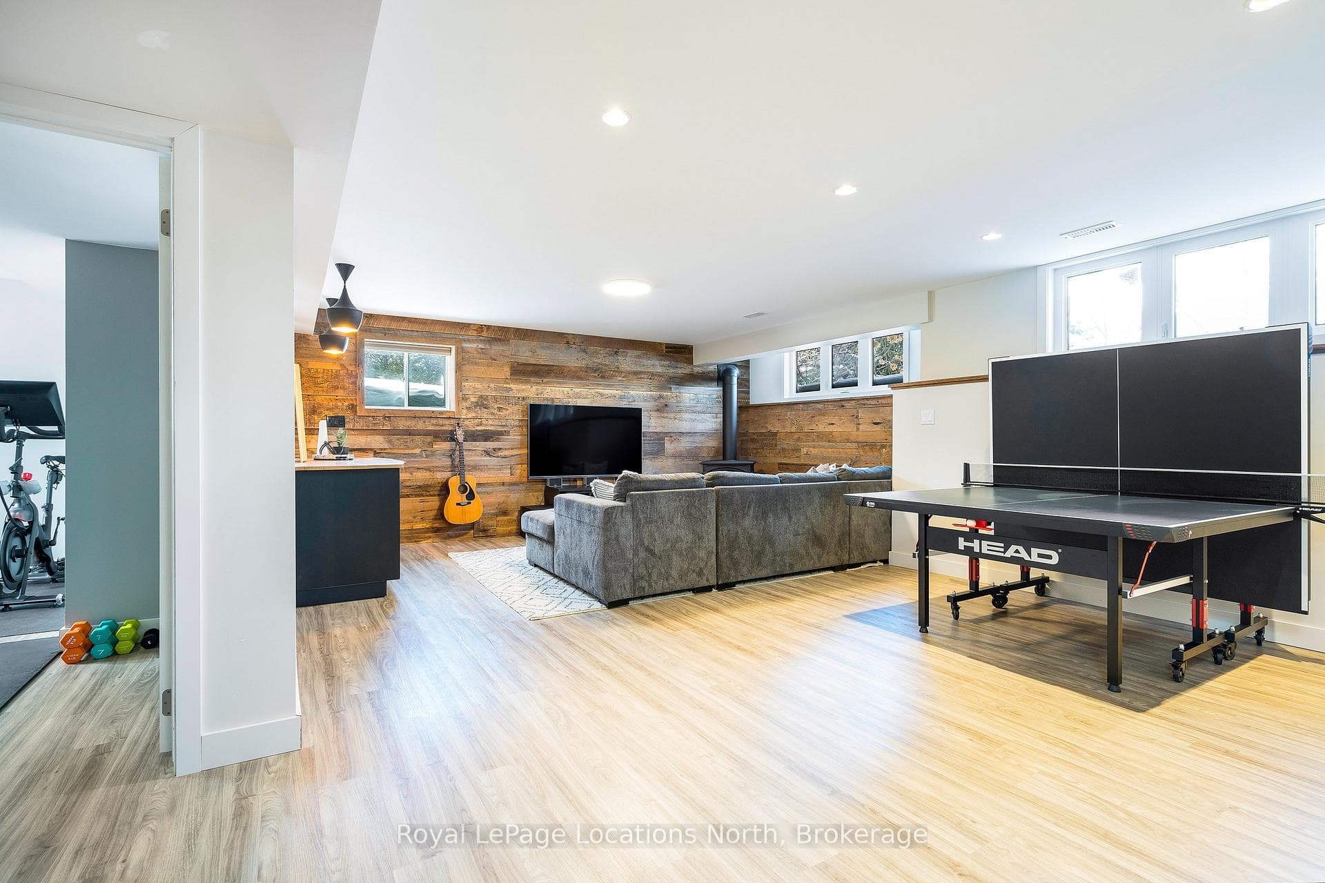1 Thorncroft Court photo 28