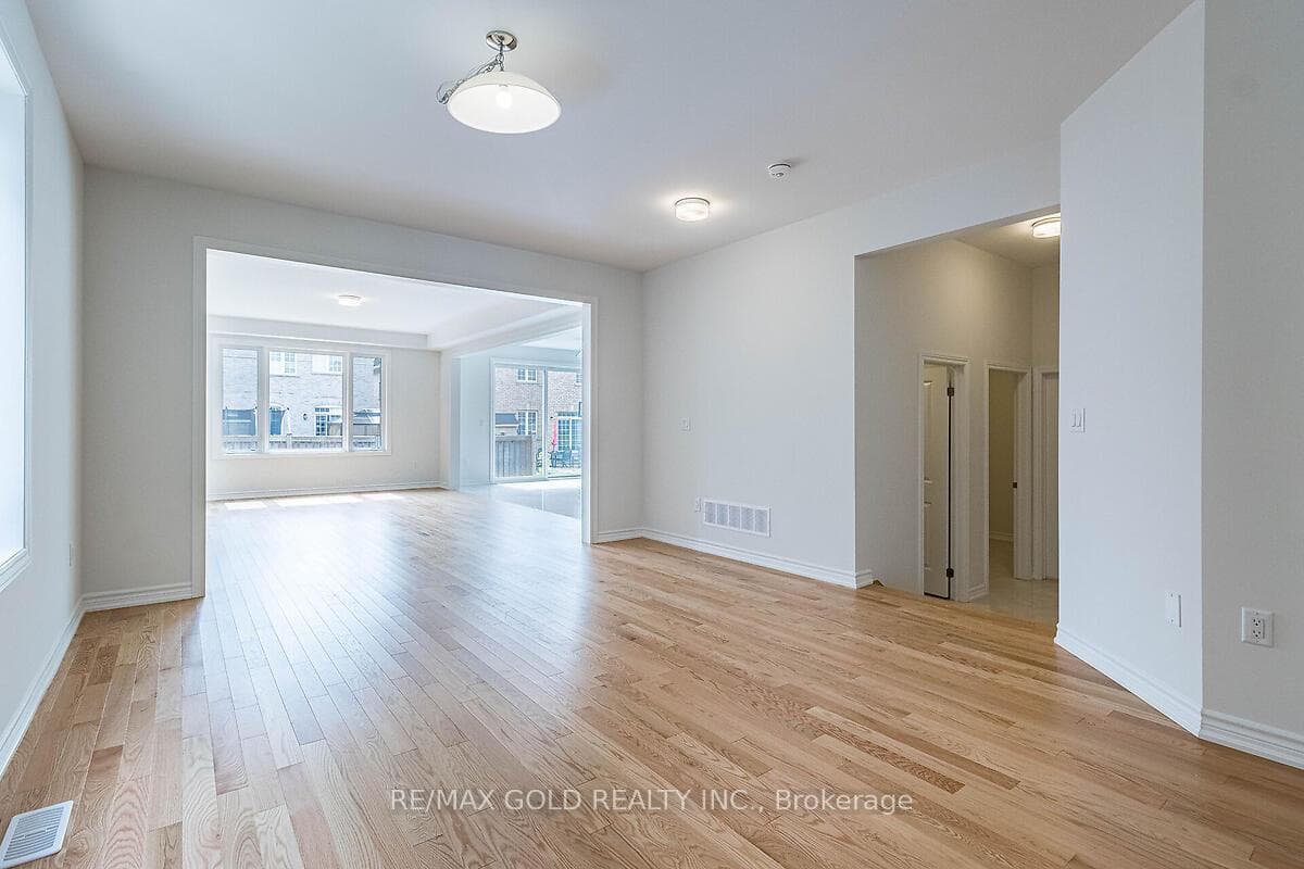 7 Dolomite Drive photo 7