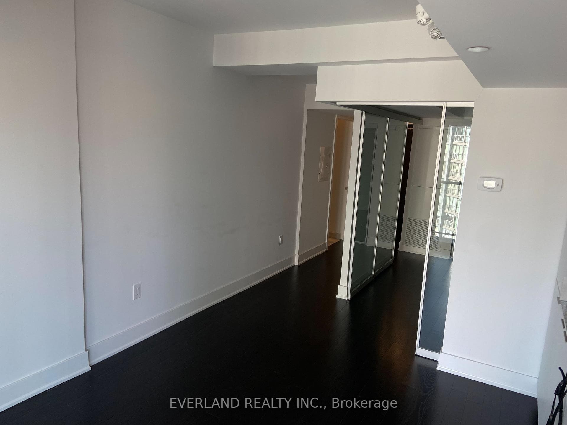 955 Bay Street Unit 1802 photo 4