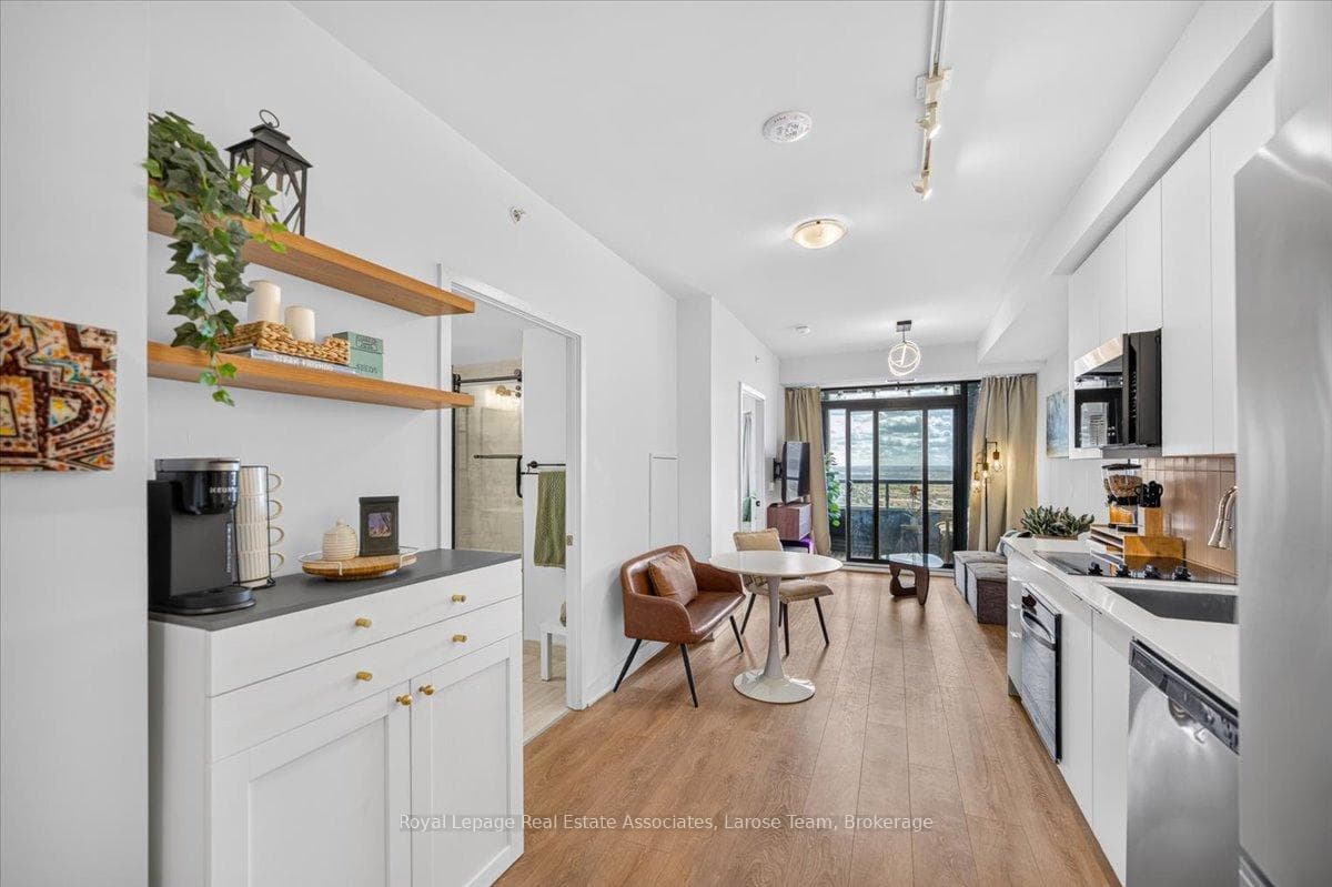 2920 Highway 7 Road Unit 3707 photo 10