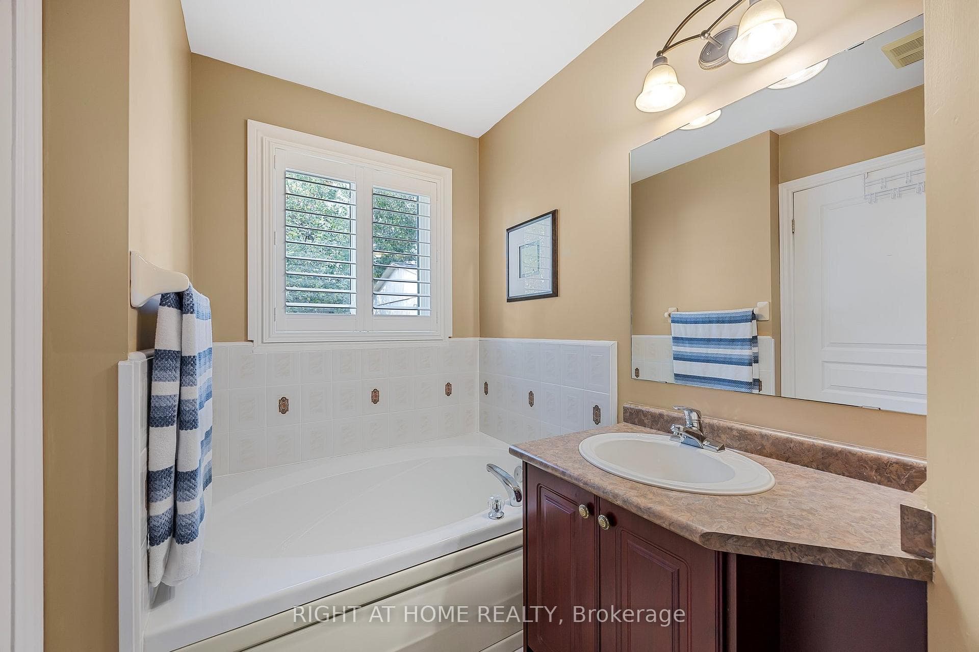Soaker Tub in Ensuite Bath
