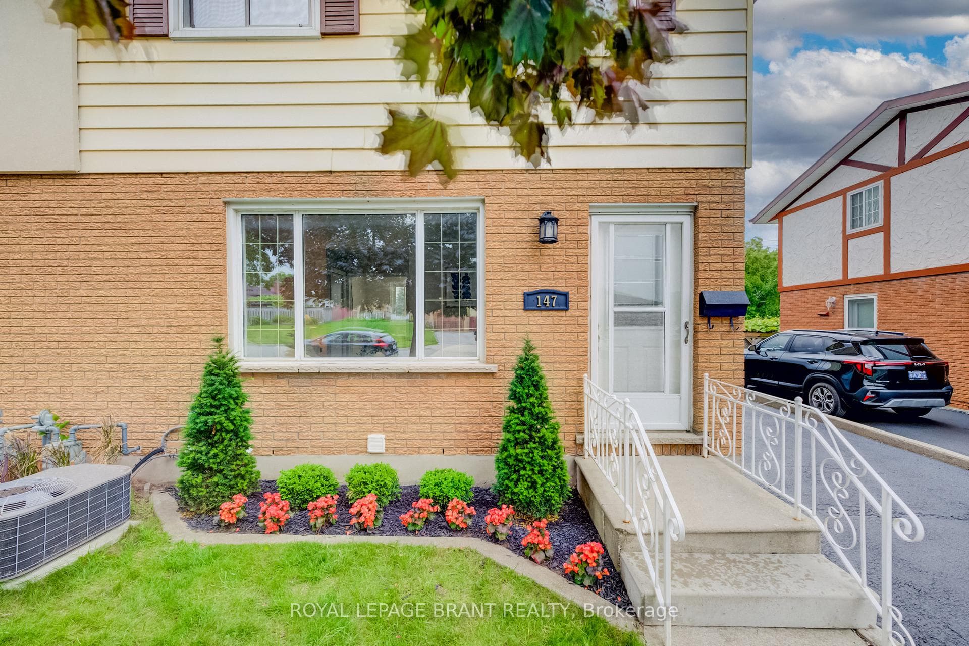 147 Moffat Drive photo 3