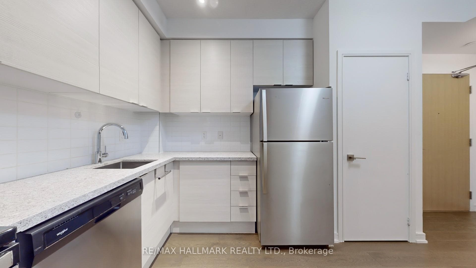 621 Sheppard Avenue Unit 211 photo 22