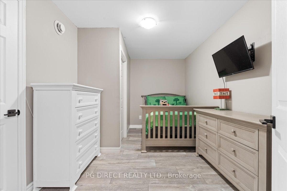 329 Sidney Street photo 14