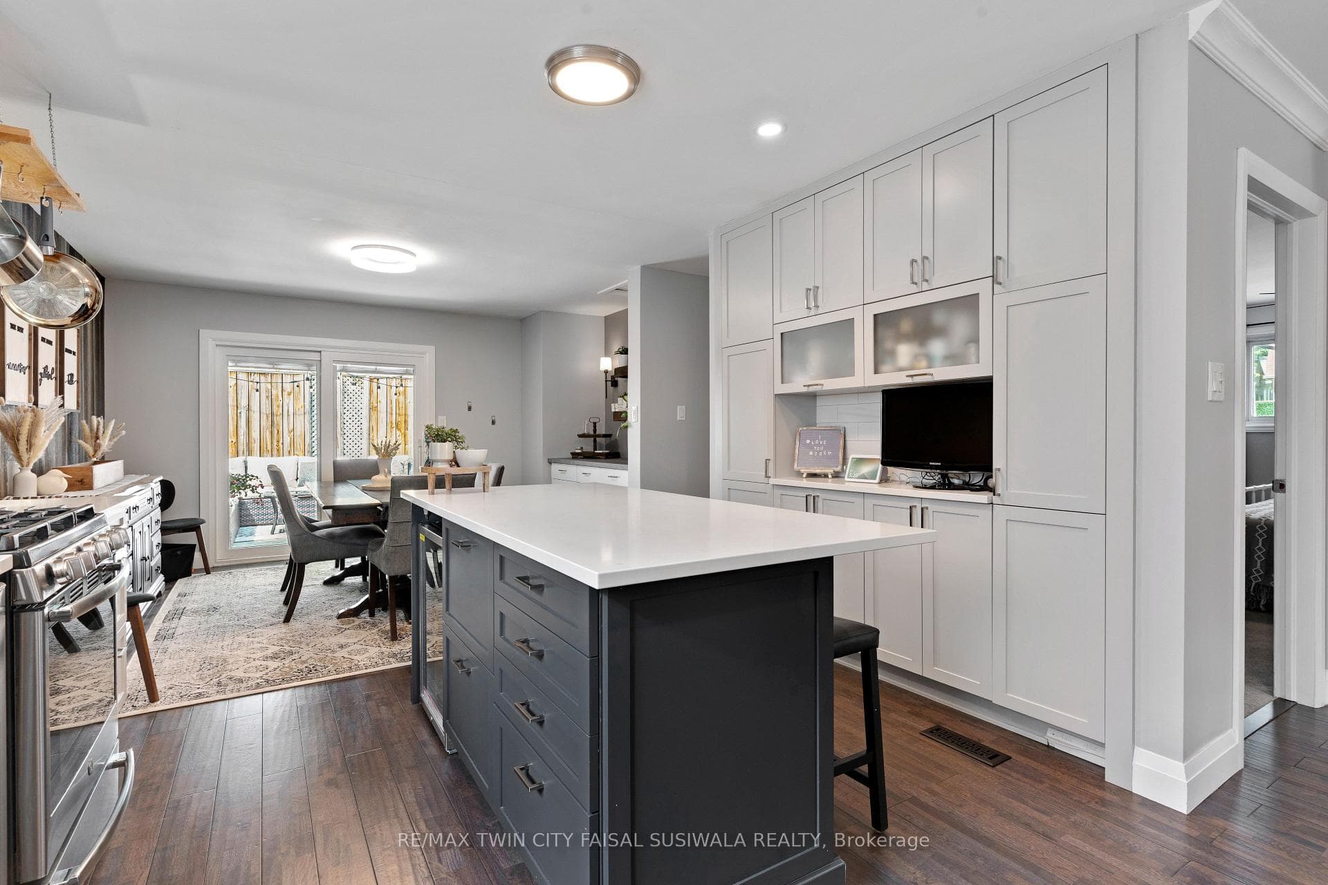 64 Cindy Avenue photo 17
