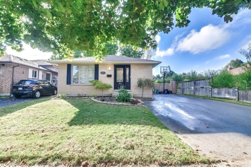 67 Weymouth Drive photo 1